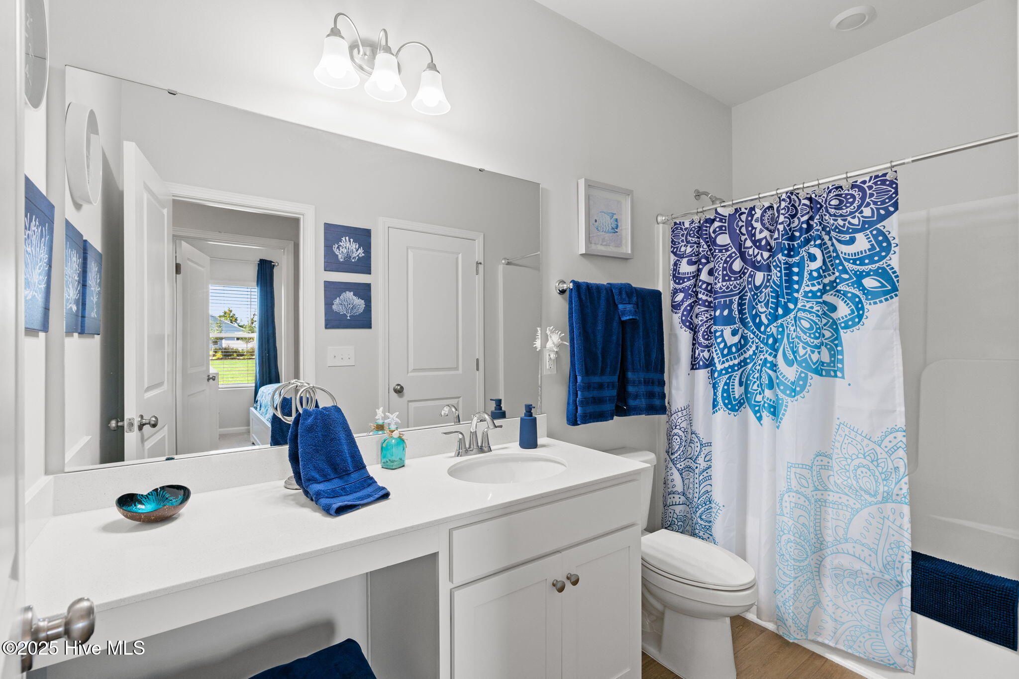 100536885 | Photo 15