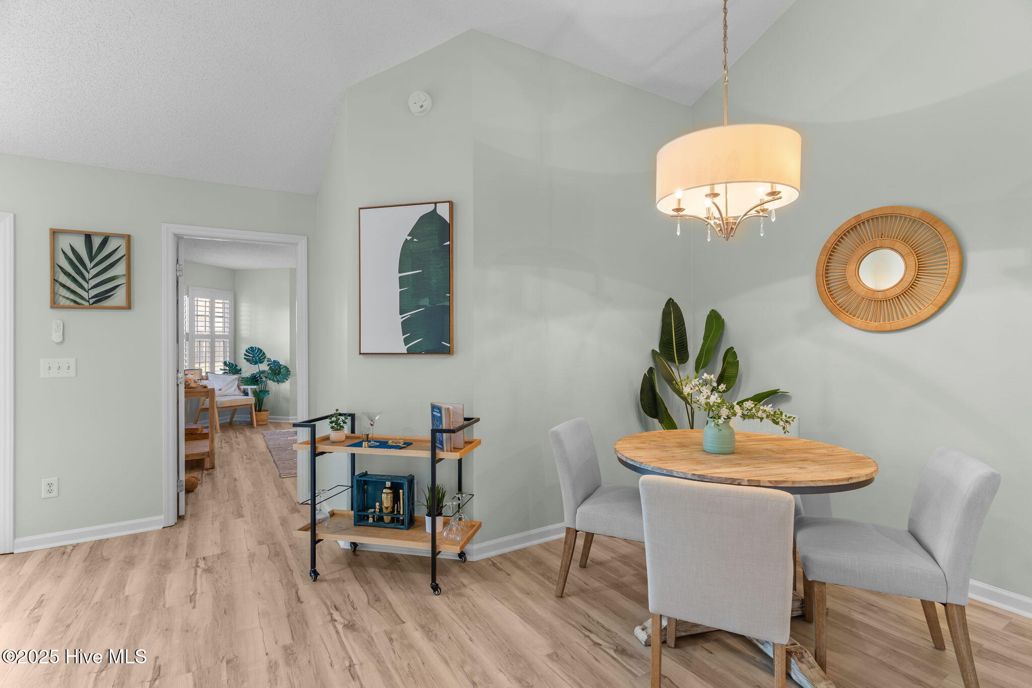 100537786 | Photo 13