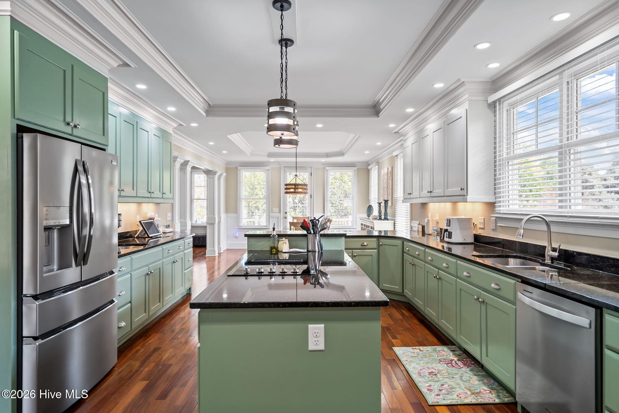 100561937 | Photo 27