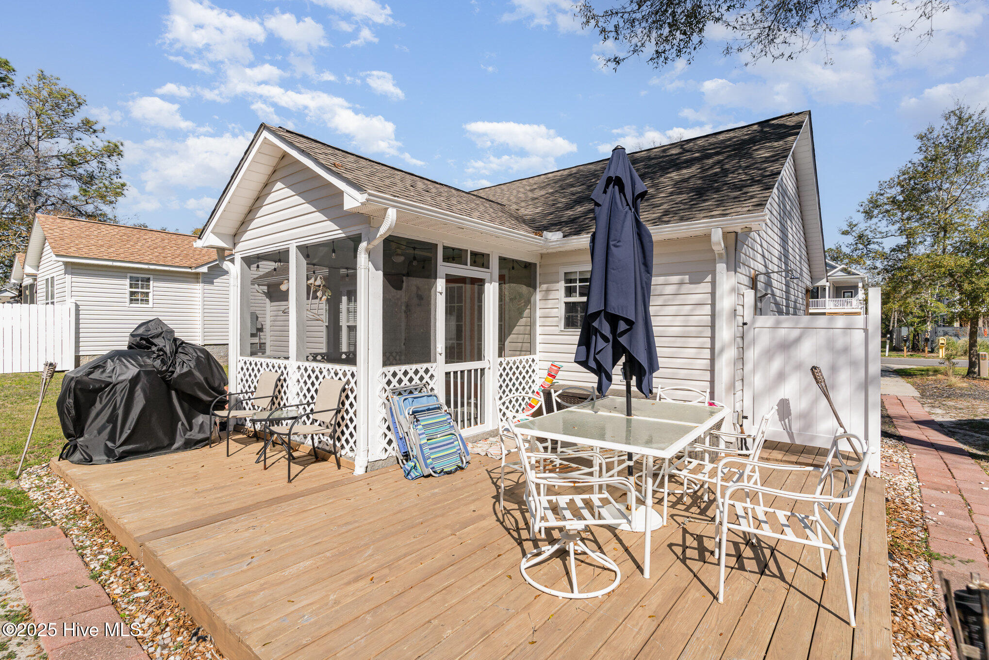 100497000 | Photo 30