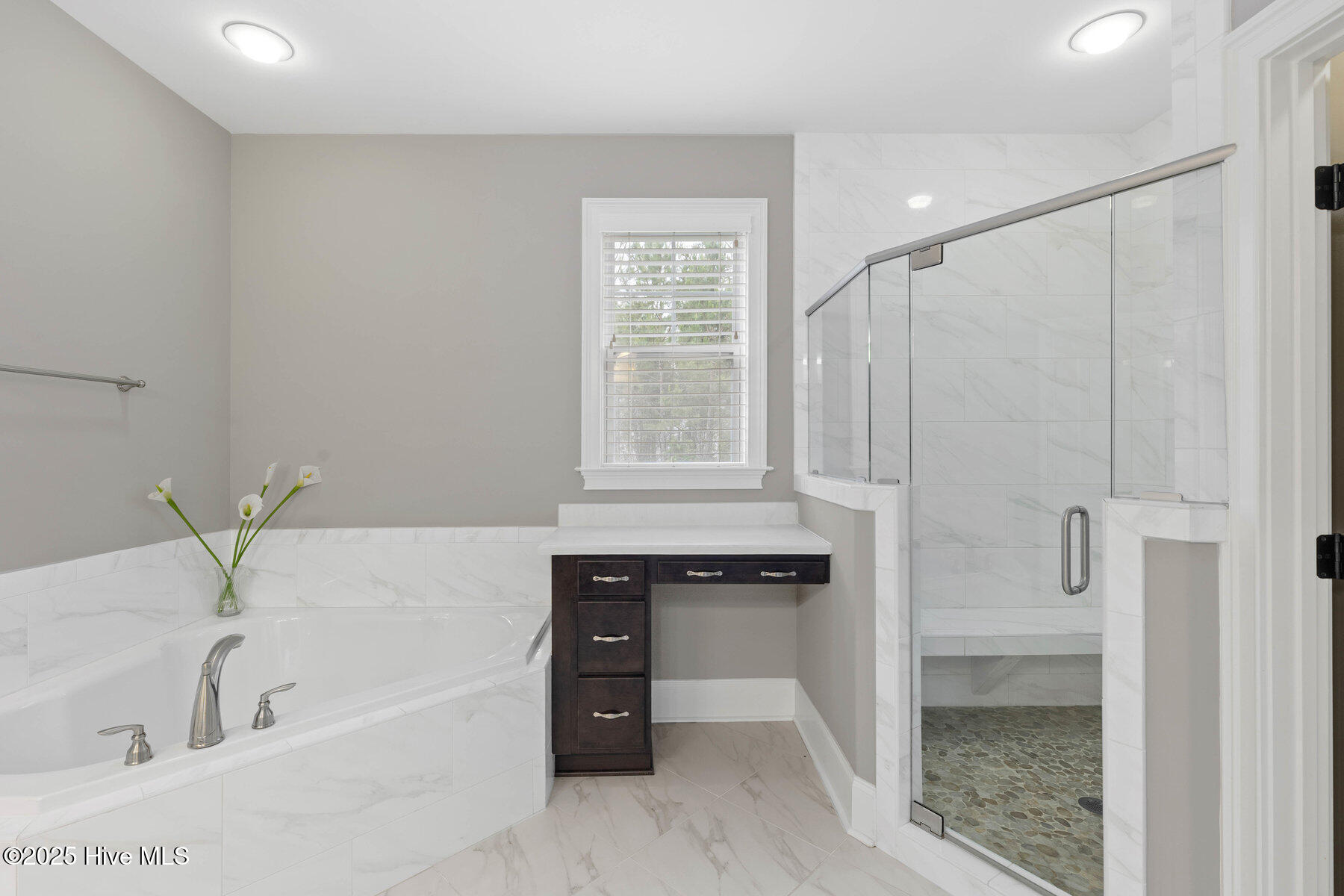 100515145 | Photo 22