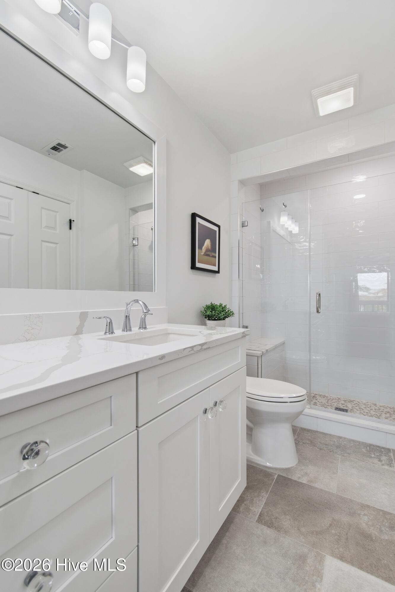 100562563 | Photo 23