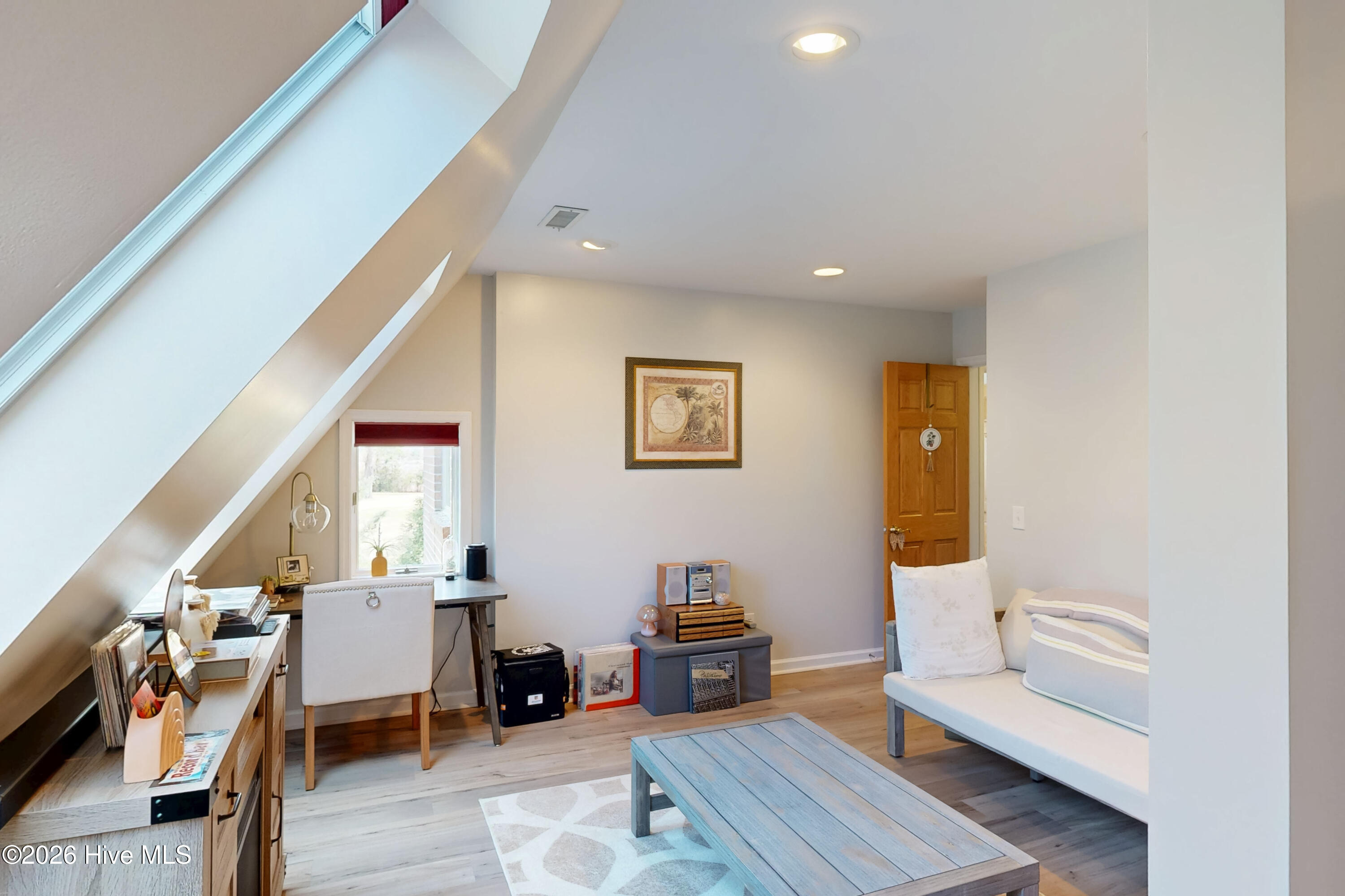 100559840 | Photo 37