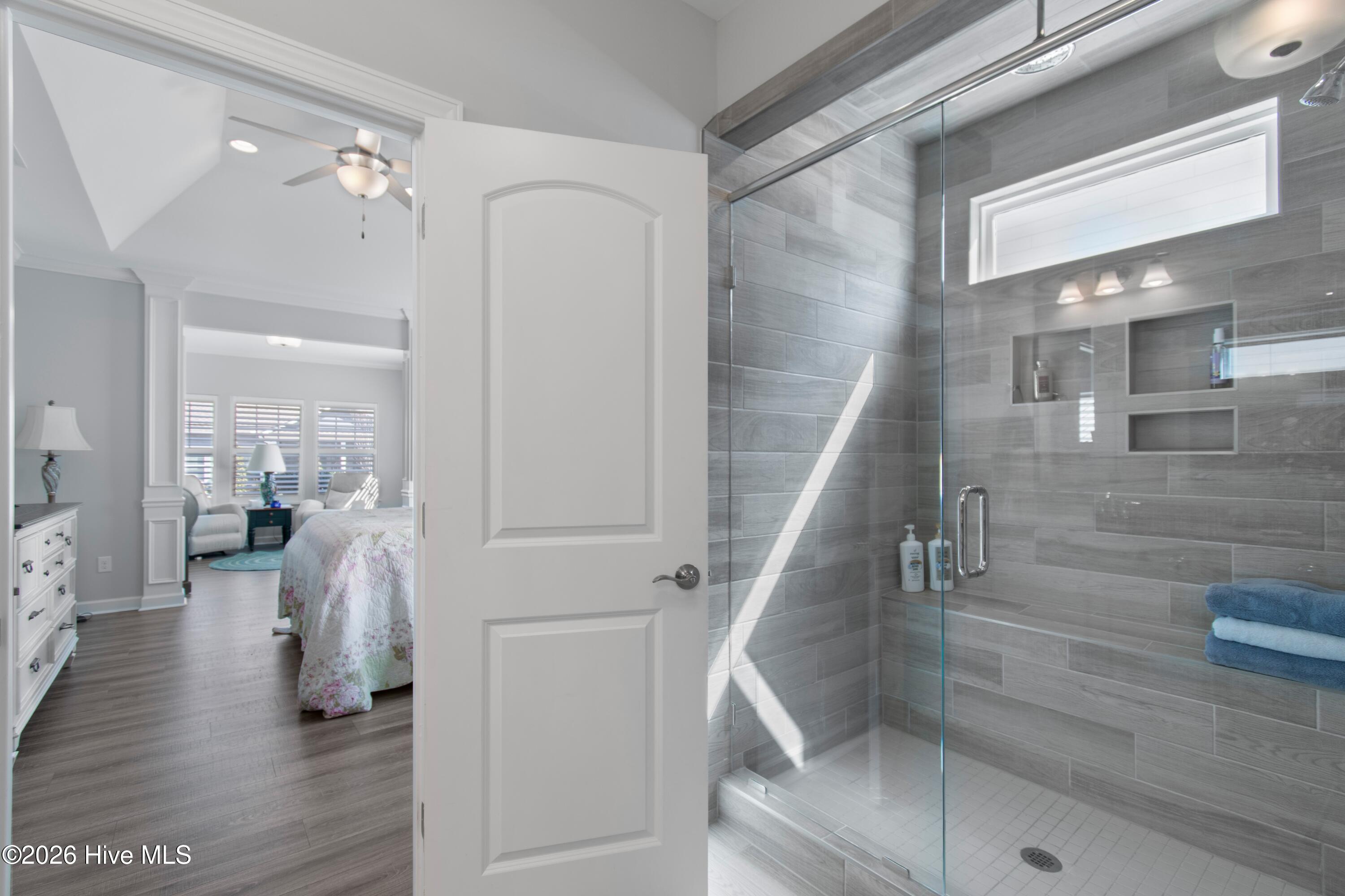 100559235 | Photo 29