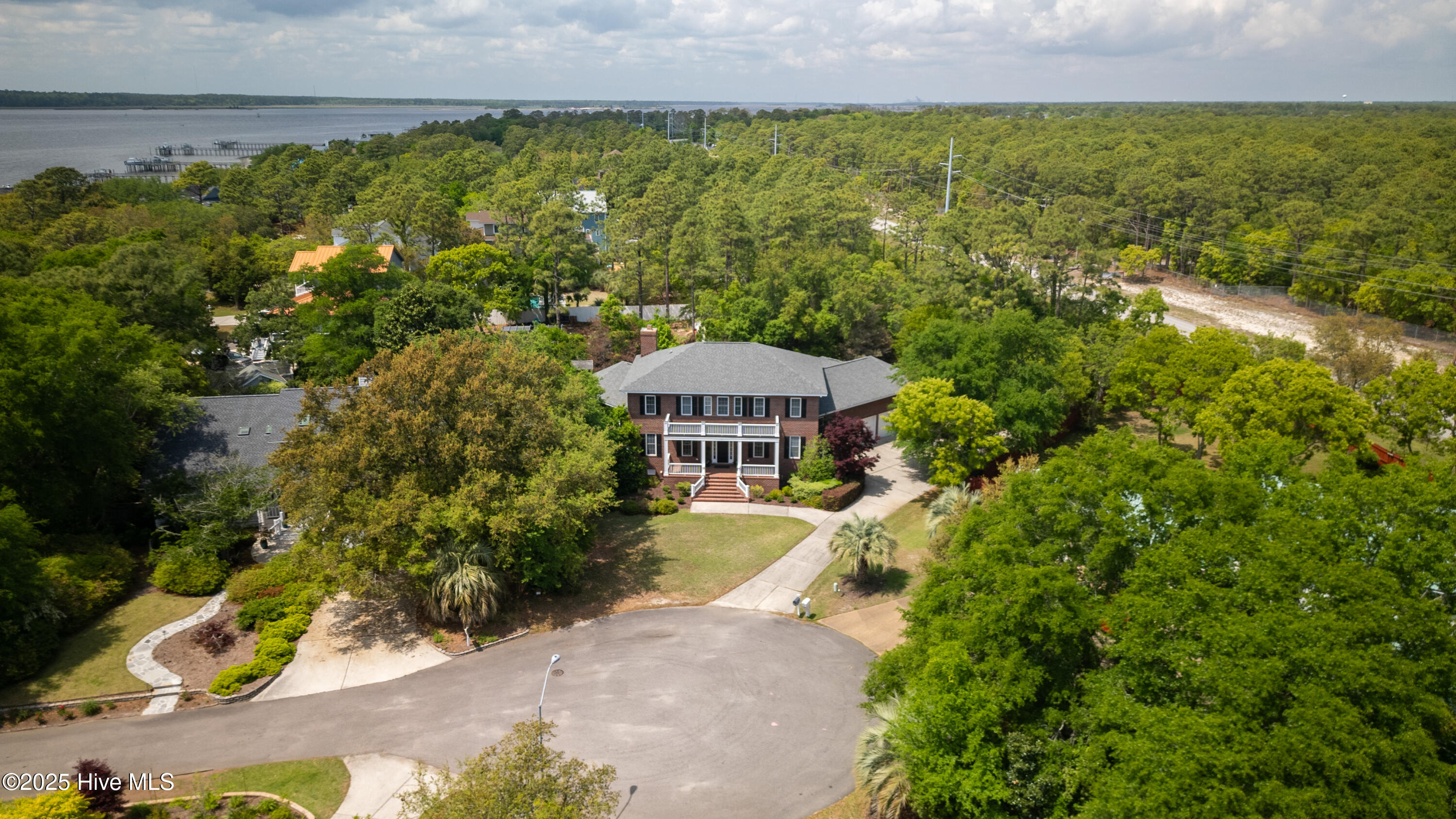 100504337 | Photo 51