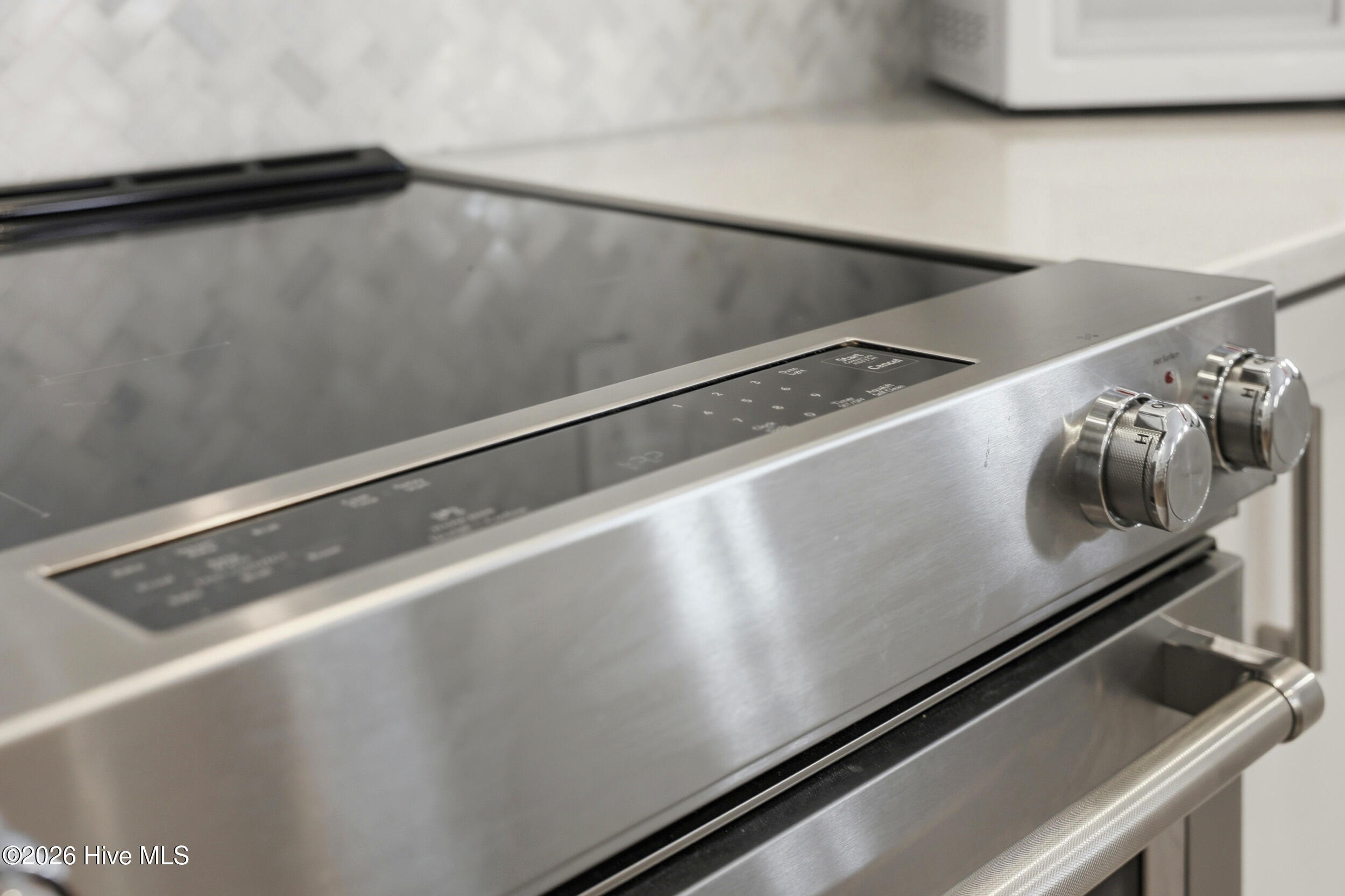 100559710 | Photo 23