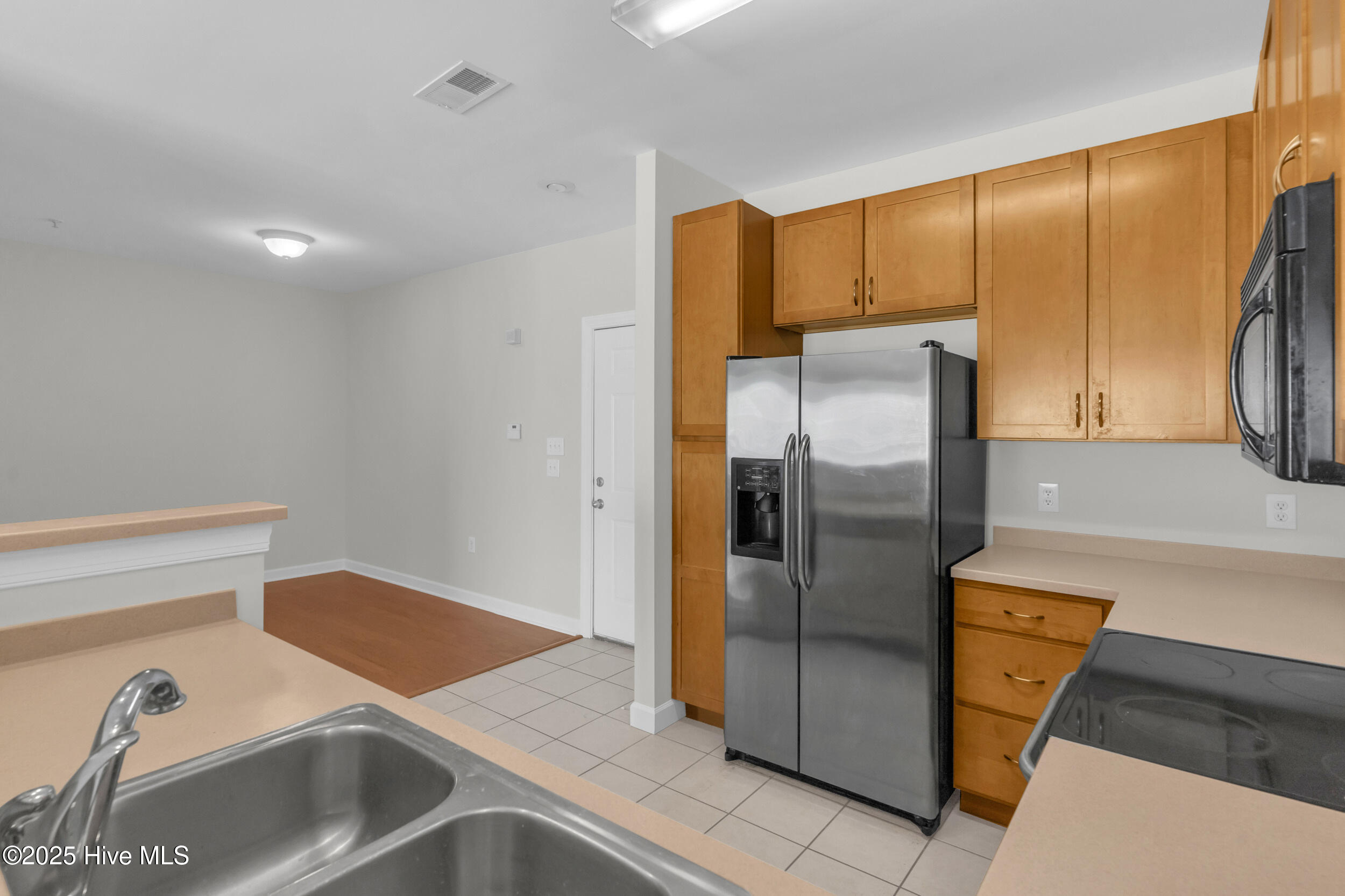 2820 Bloomfield Lane Unit 204, Wilmington, NC 28412 – photo 9: 12_2820 bloomfield ln-00012