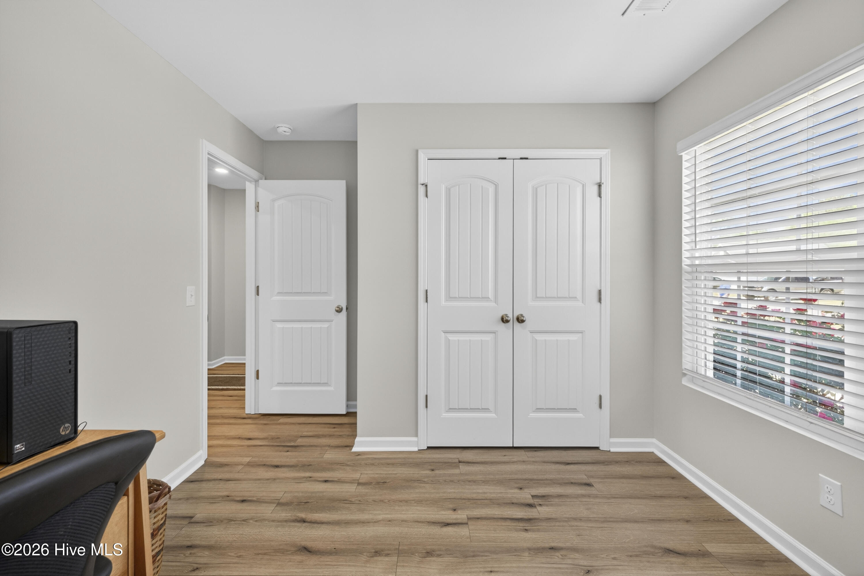 100570076 | Photo 14