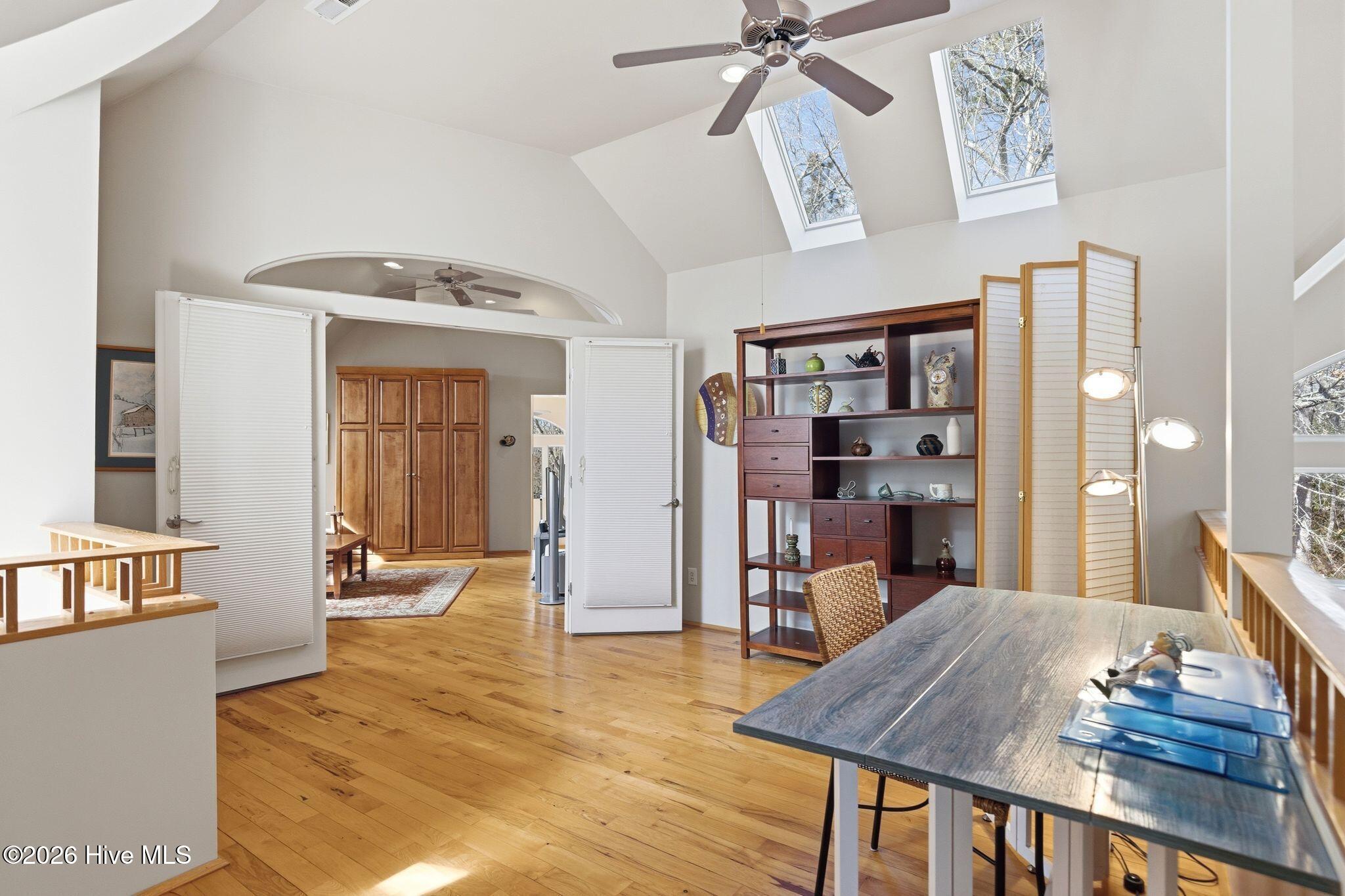 100555834 | Photo 44