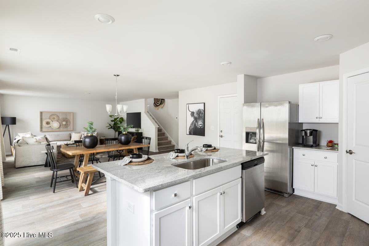 100529381 | Photo 14