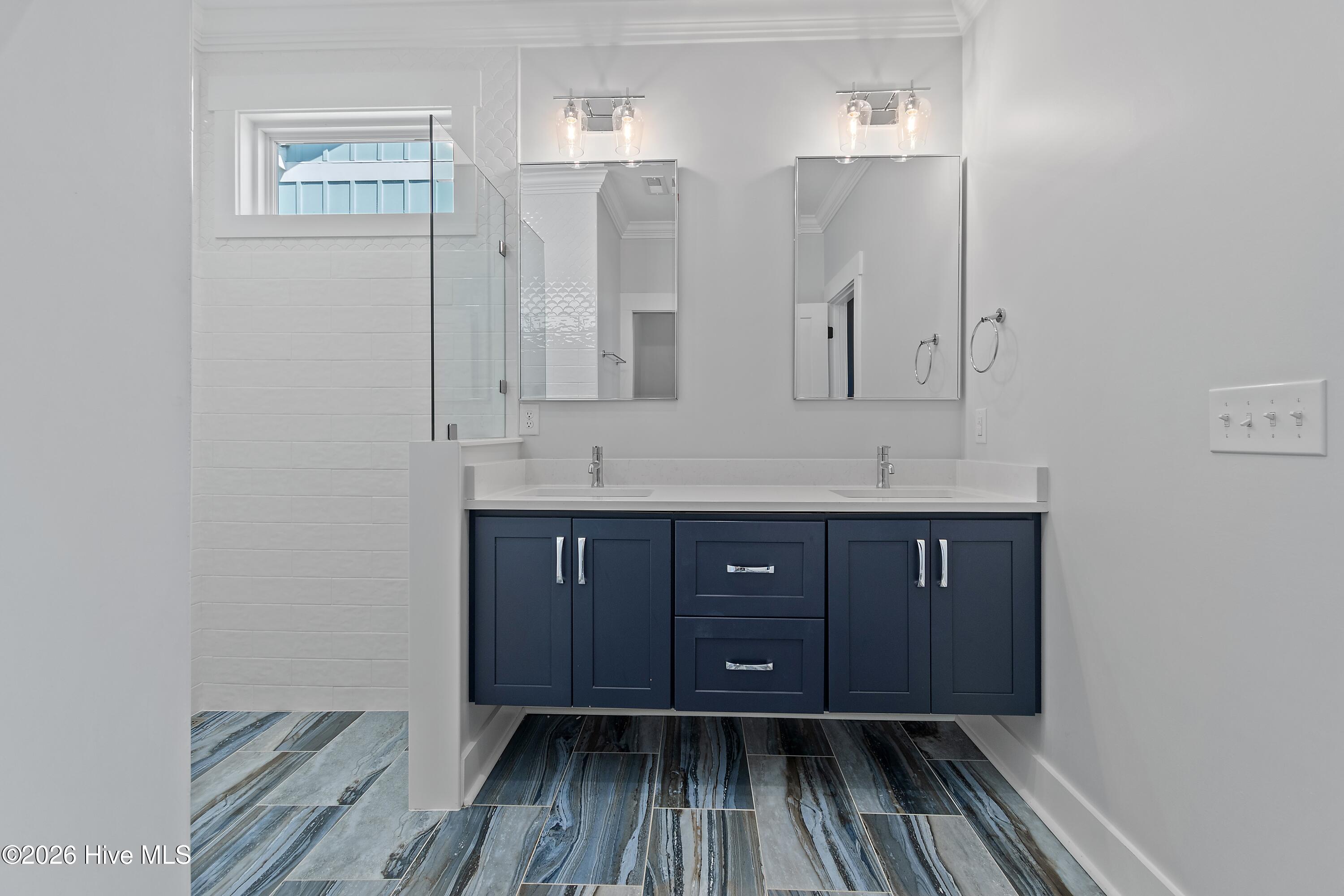 100564147 | Photo 24