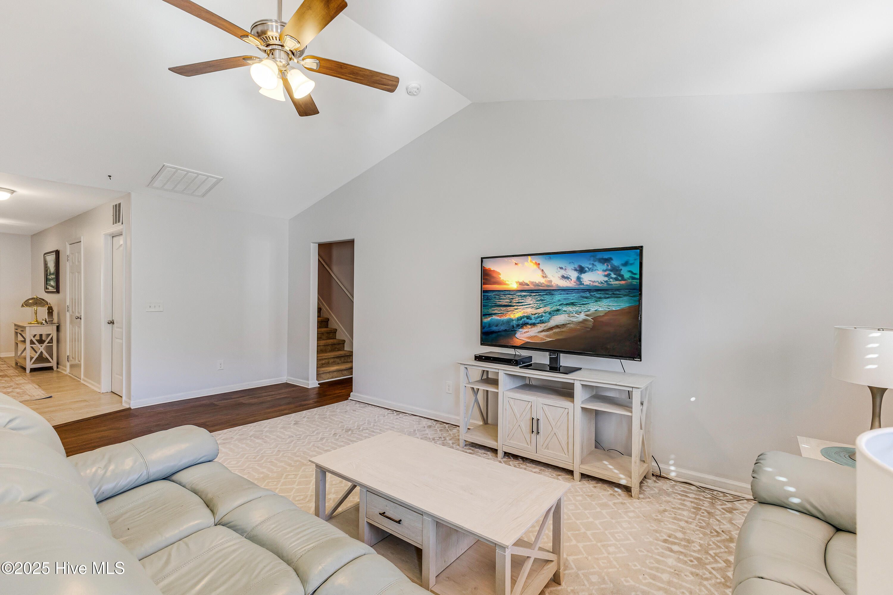 100539432 | Photo 16