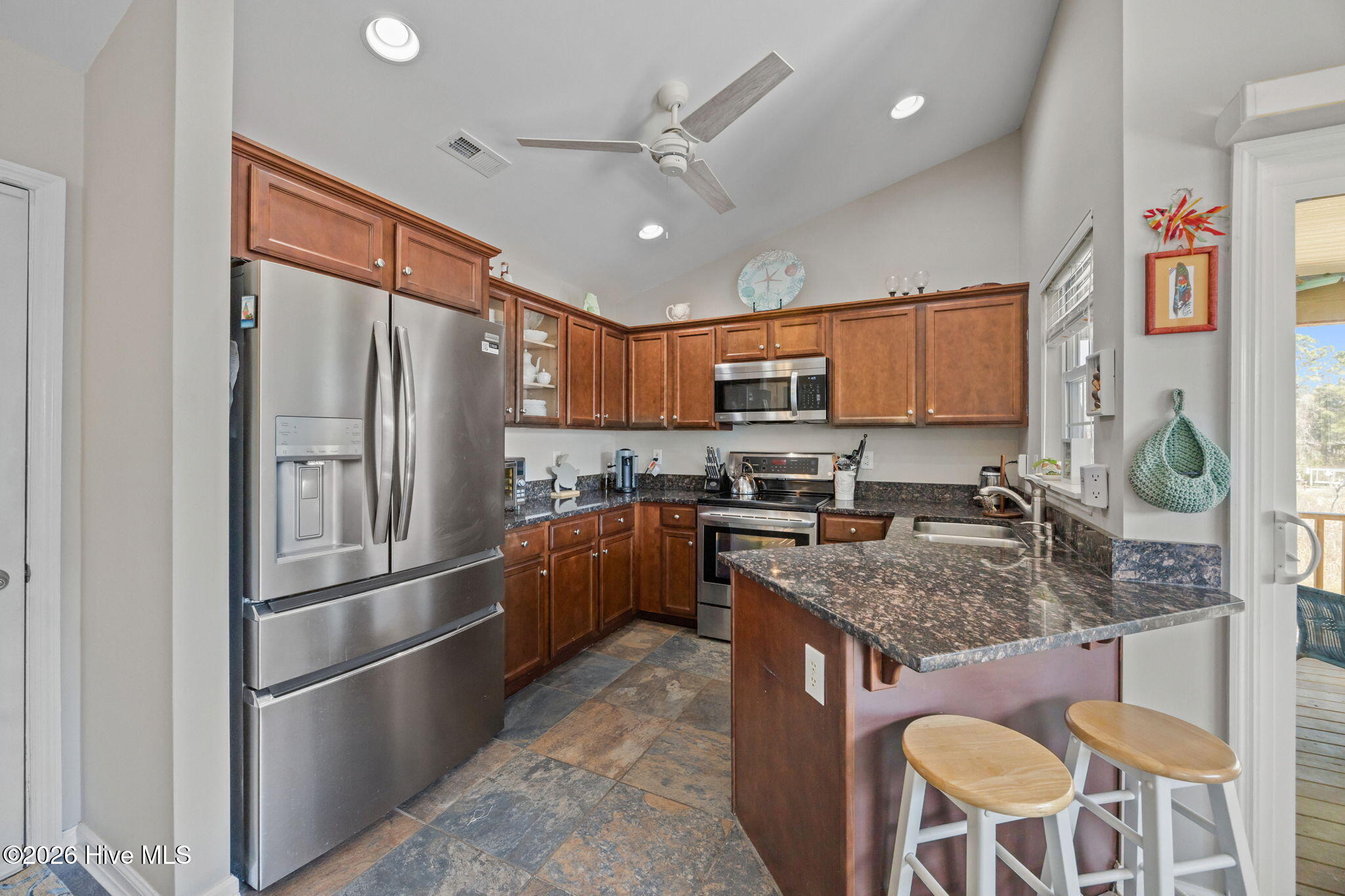 100559515 | Photo 15