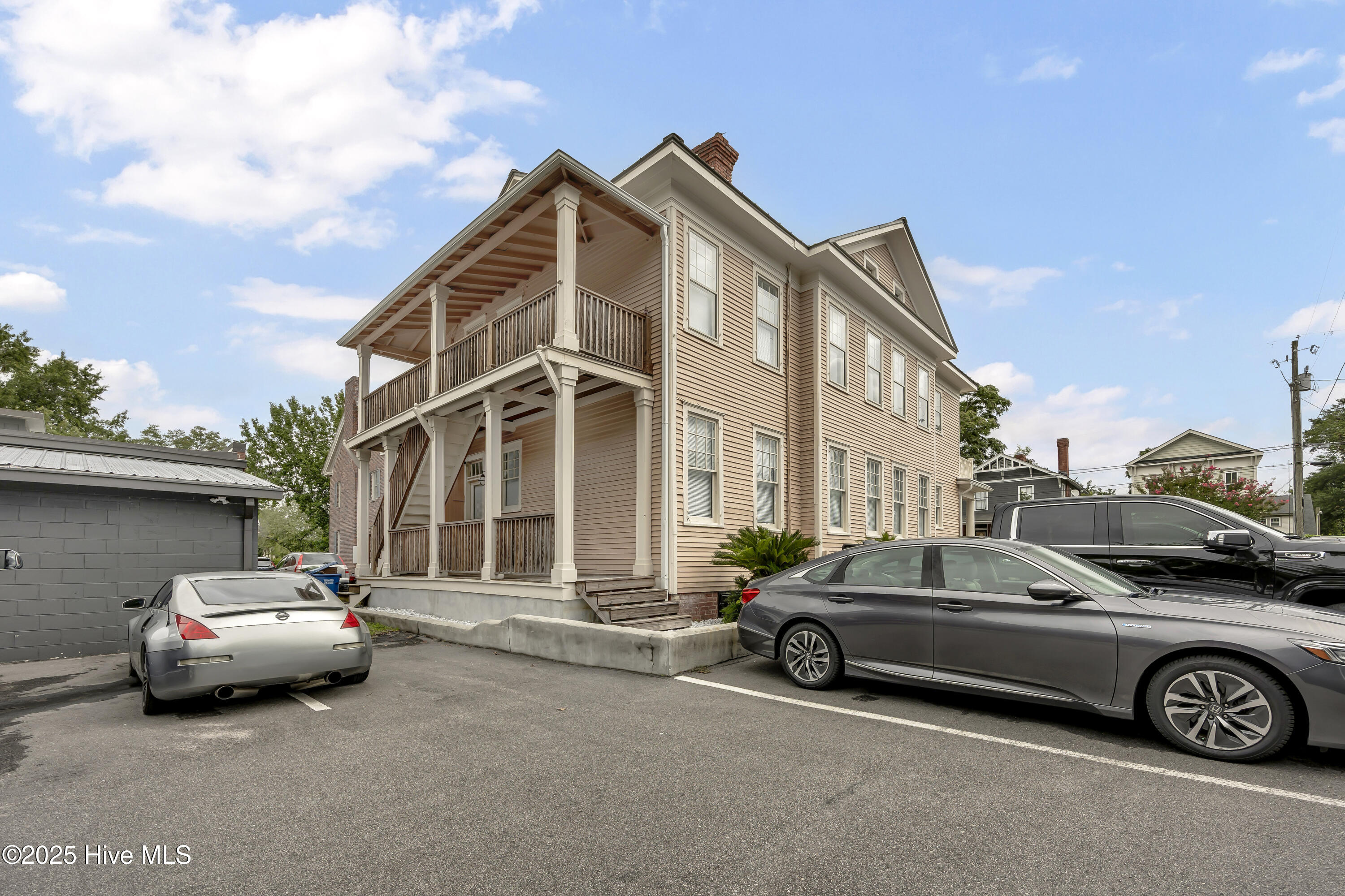 100525838 | Photo 27