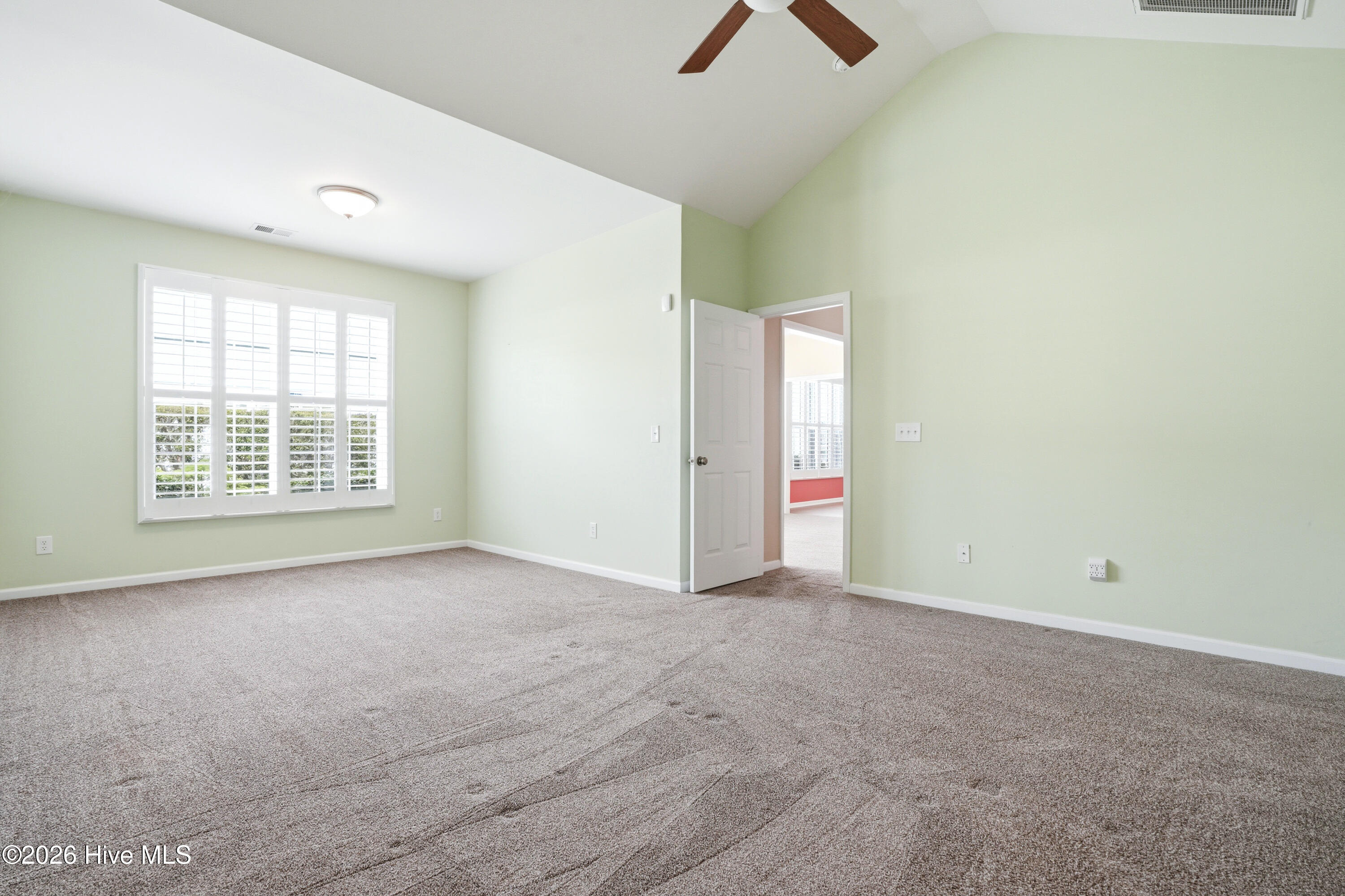 100564881 | Photo 28