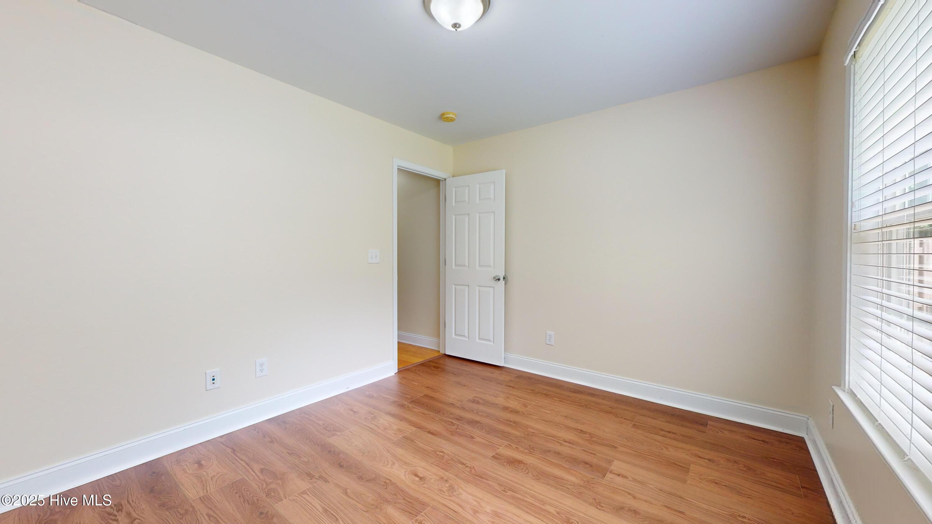 100539889 | Photo 22