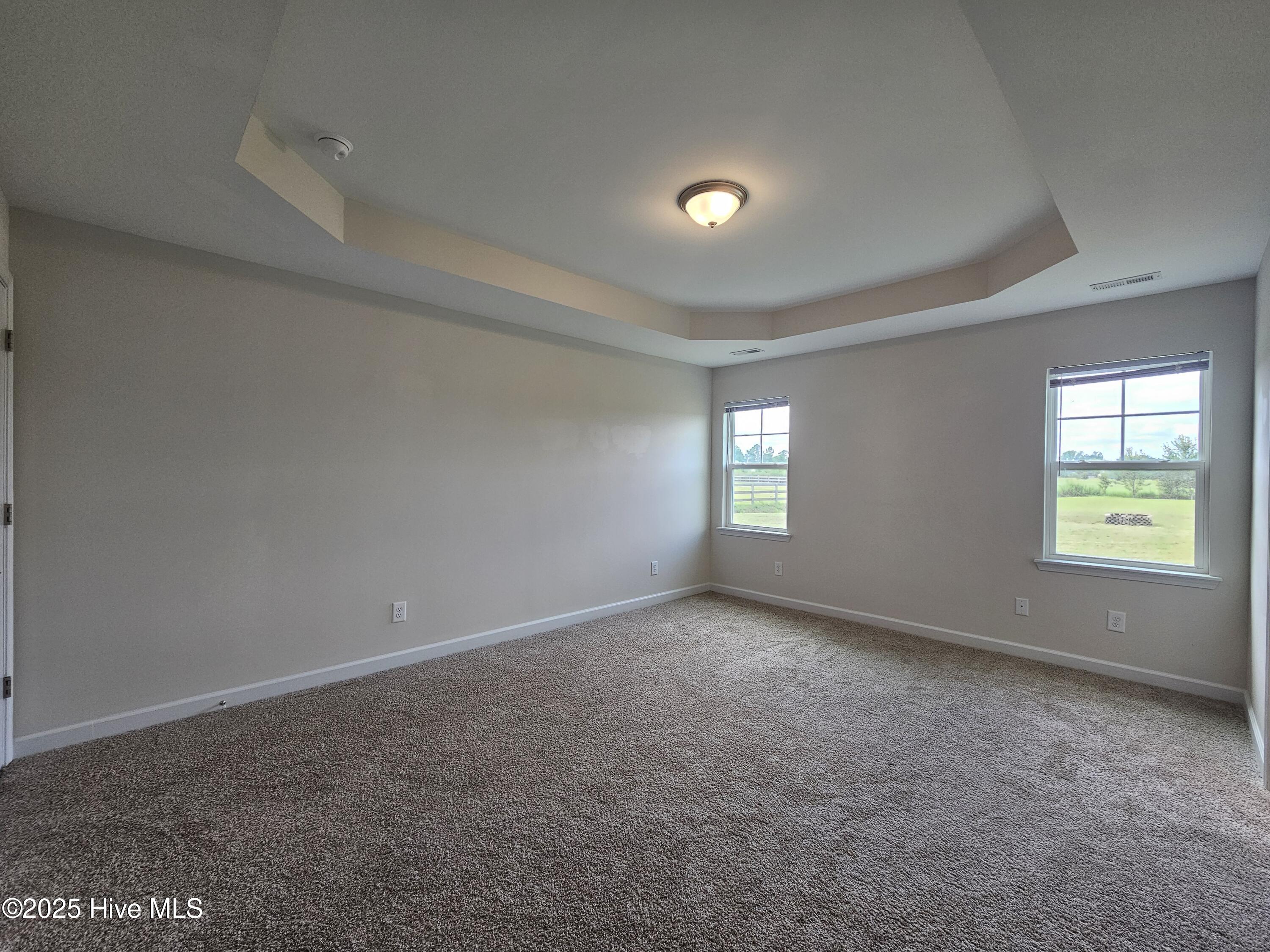 100526822 | Photo 25