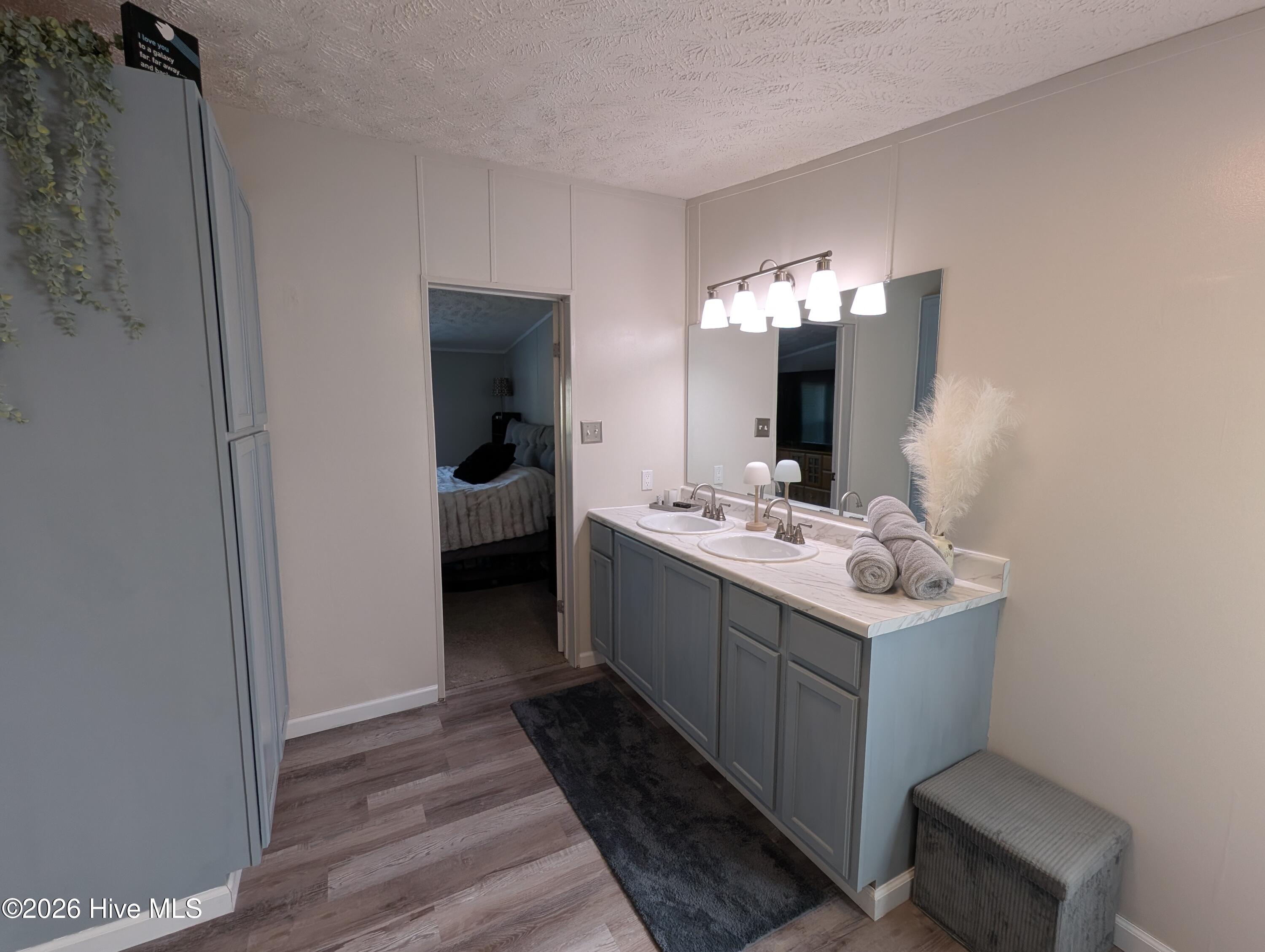 100556219 | Photo 39