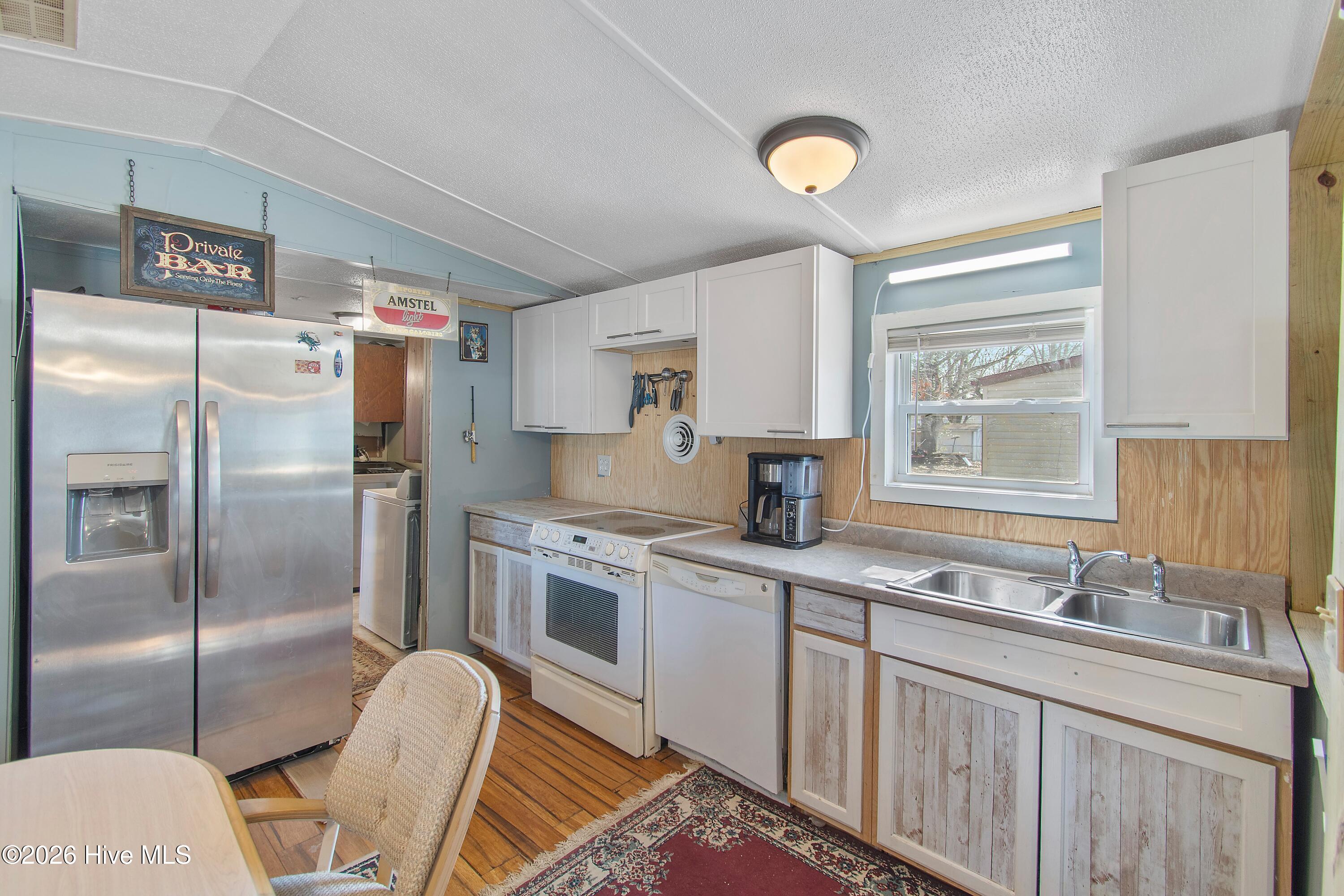 100553824 | Photo 20