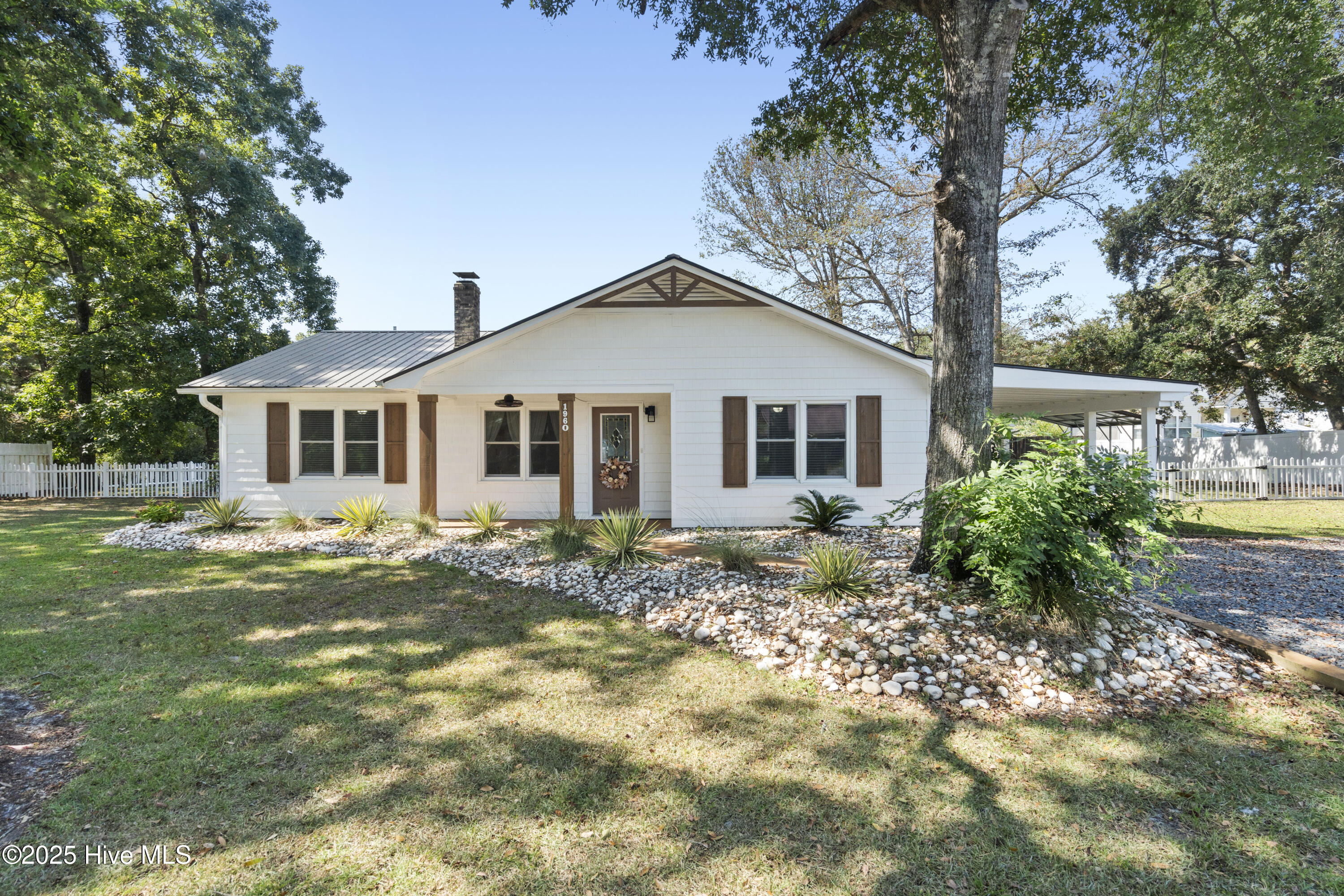 Property at 1960 Harbor Drive