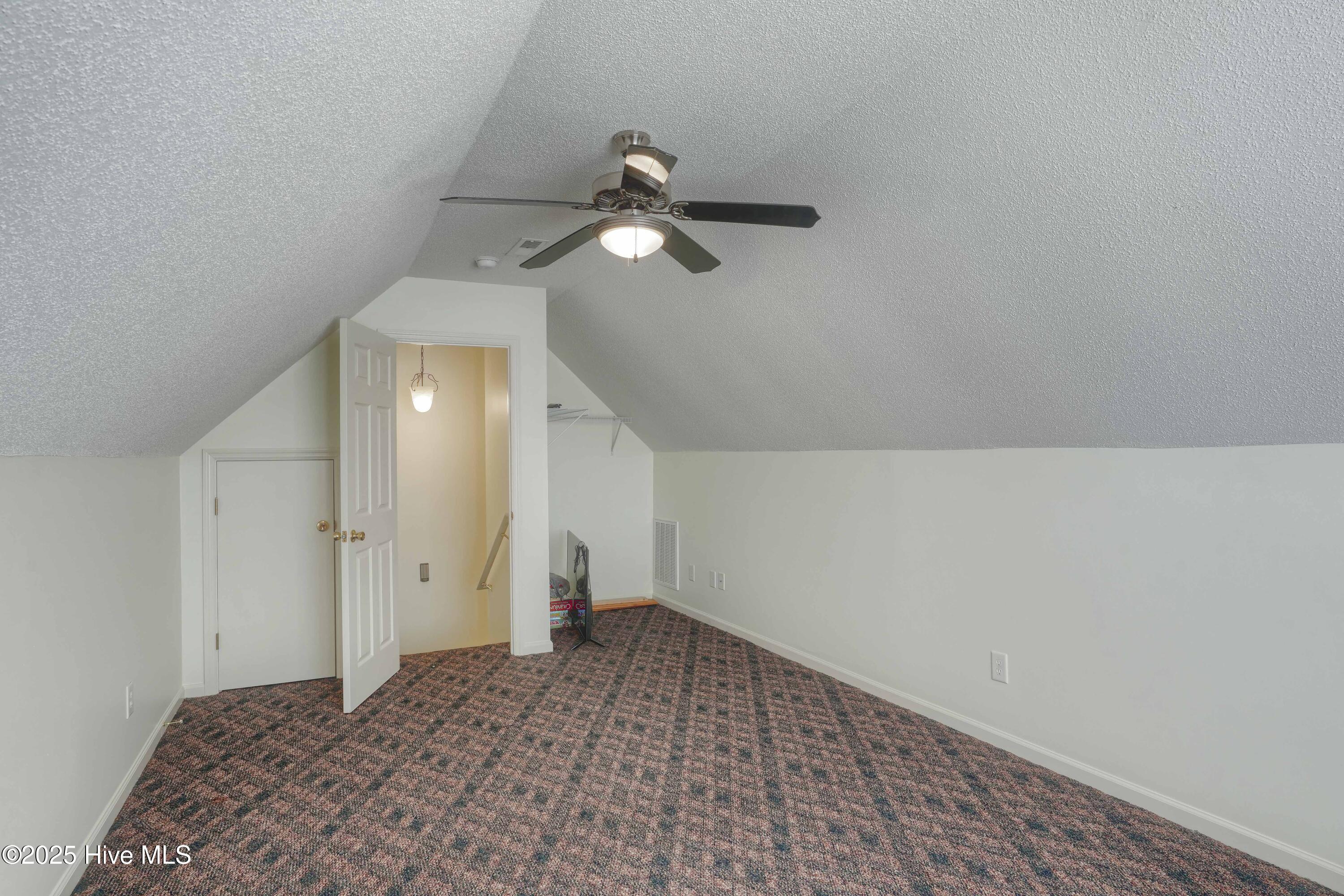 100472919 | Photo 26