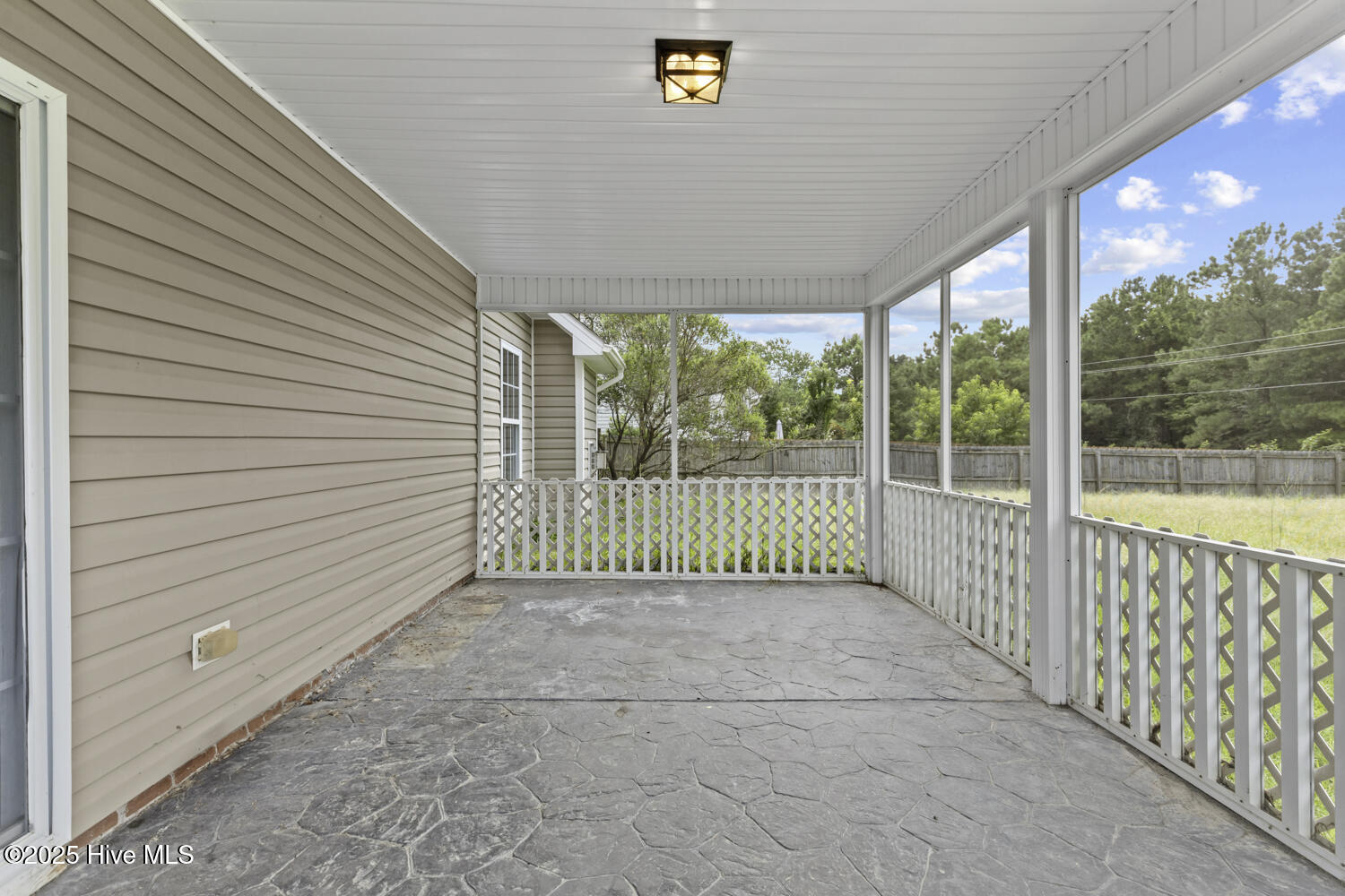 100532522 | Photo 33