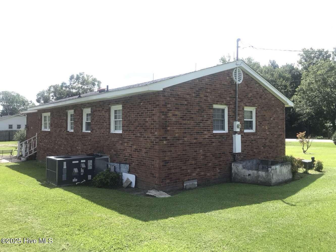 100532581 | Photo 11