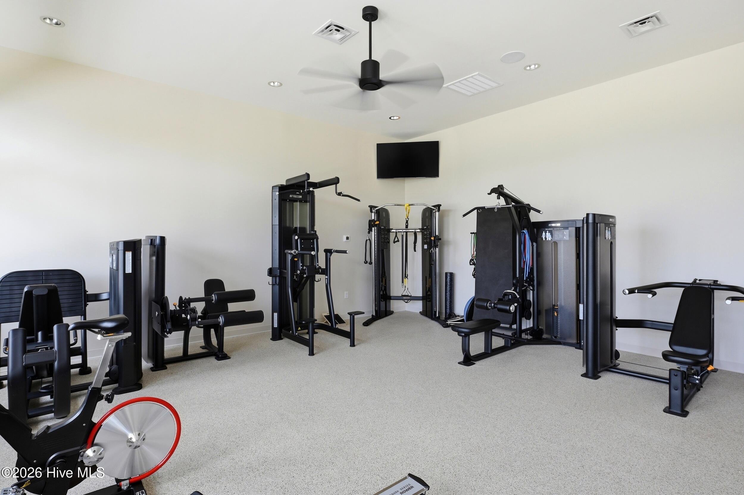 100567855 | Photo 75