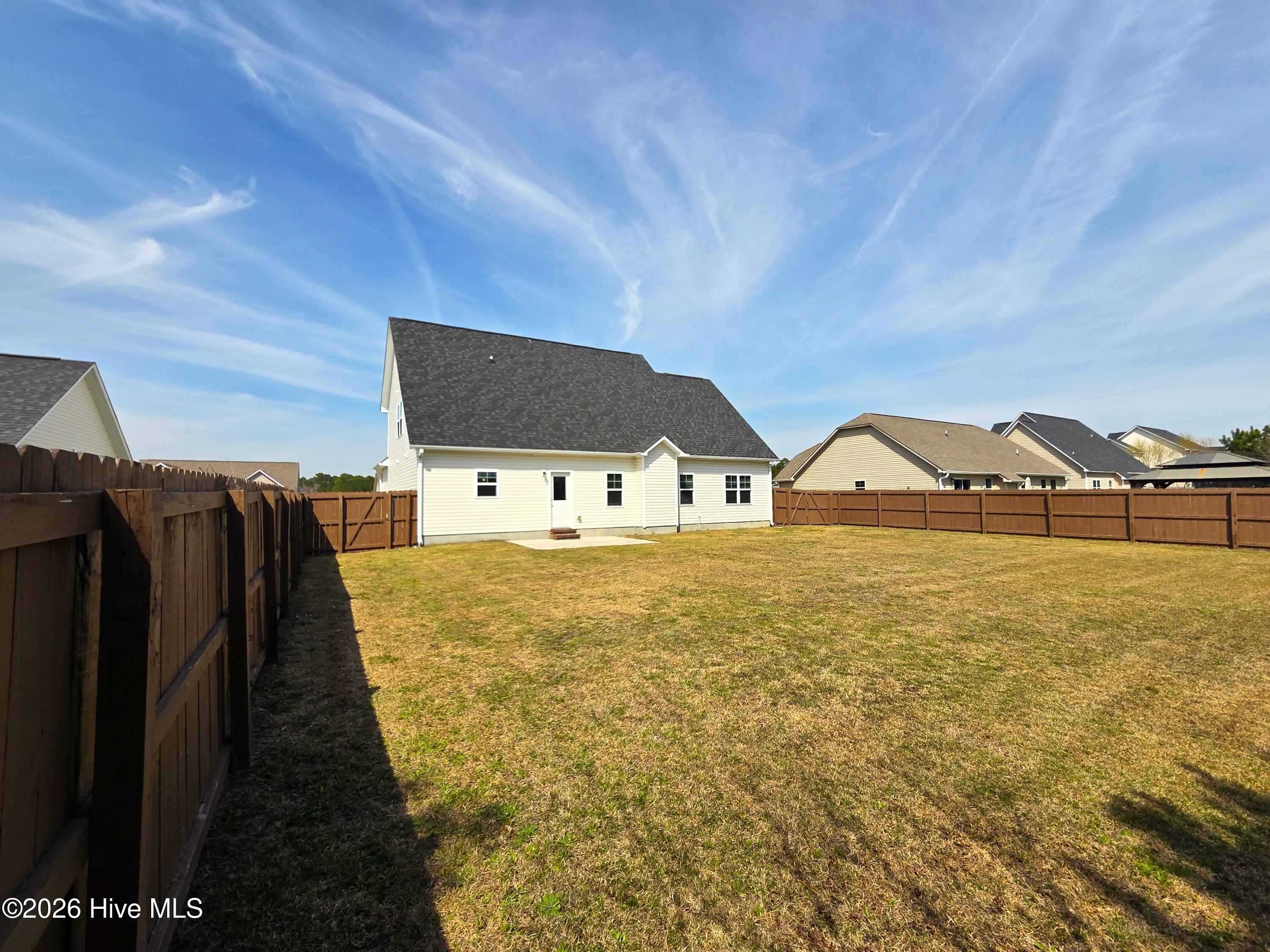 100527843 | Photo 71