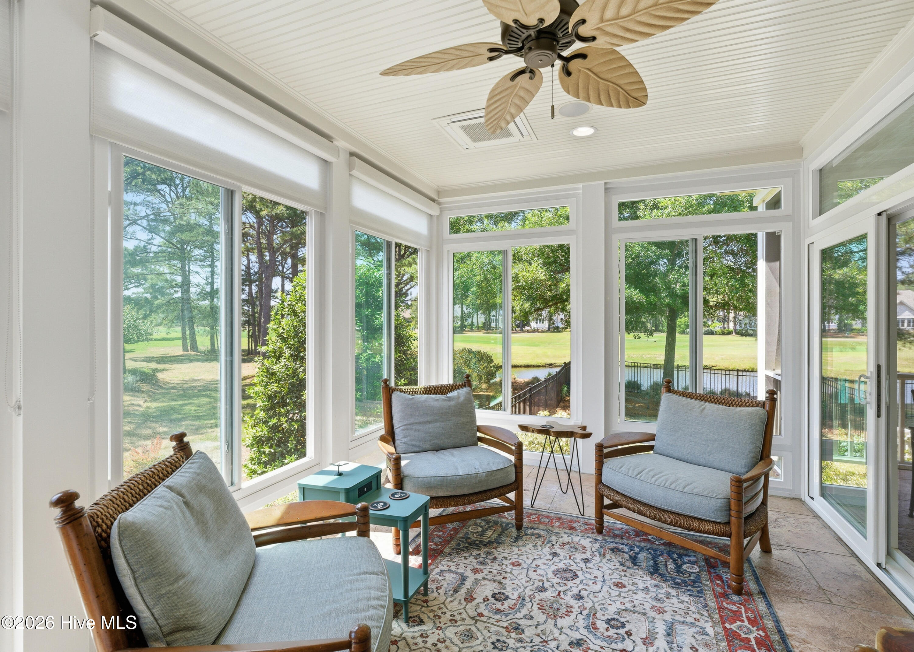 100569454 | Photo 28