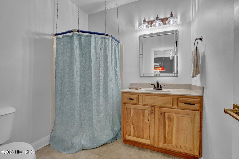 100569343 | Photo 33