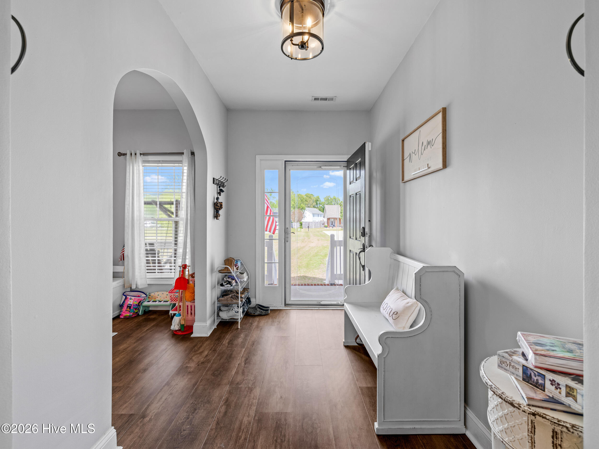 100566997 | Photo 11