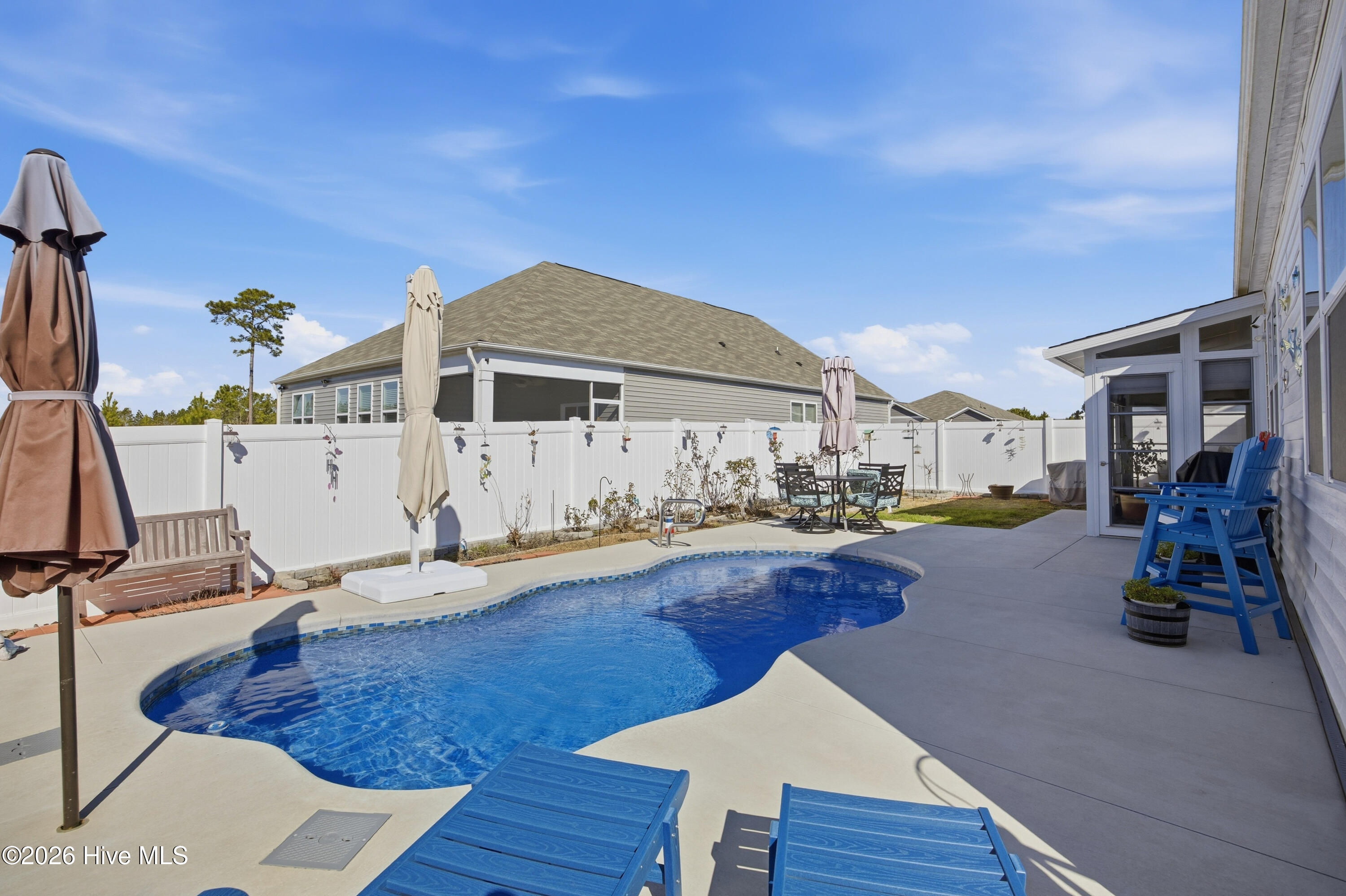 100550888 | Photo 44