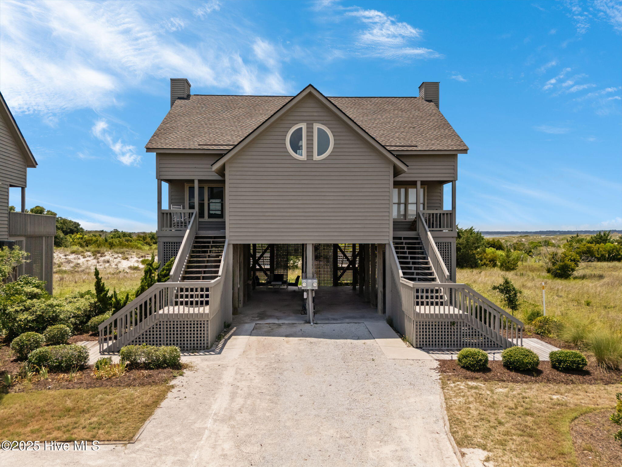 100540801 | Photo 36