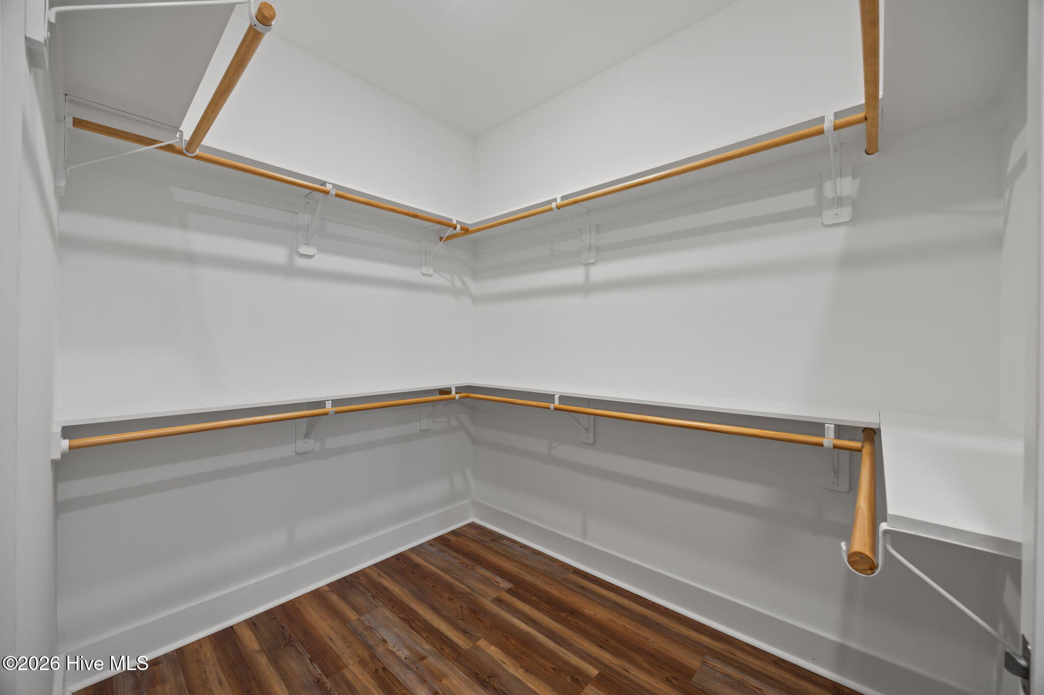 100568104 | Photo 47