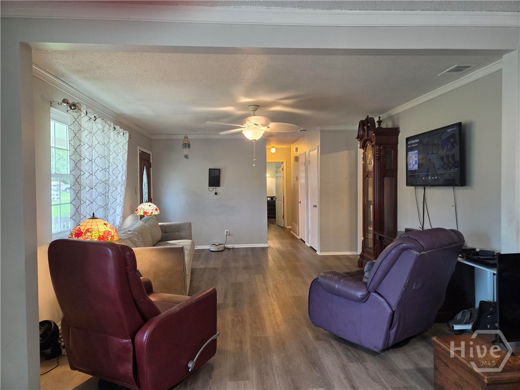 Photo 2 of Single family home for sale at 128 Wassaw Rd, Savannah, GA 31410 | MLS# SA362825 | Listing updated on 2026-10-06