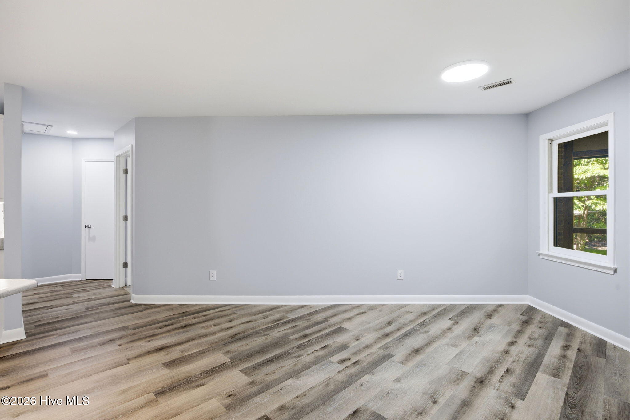 100569469 | Photo 14