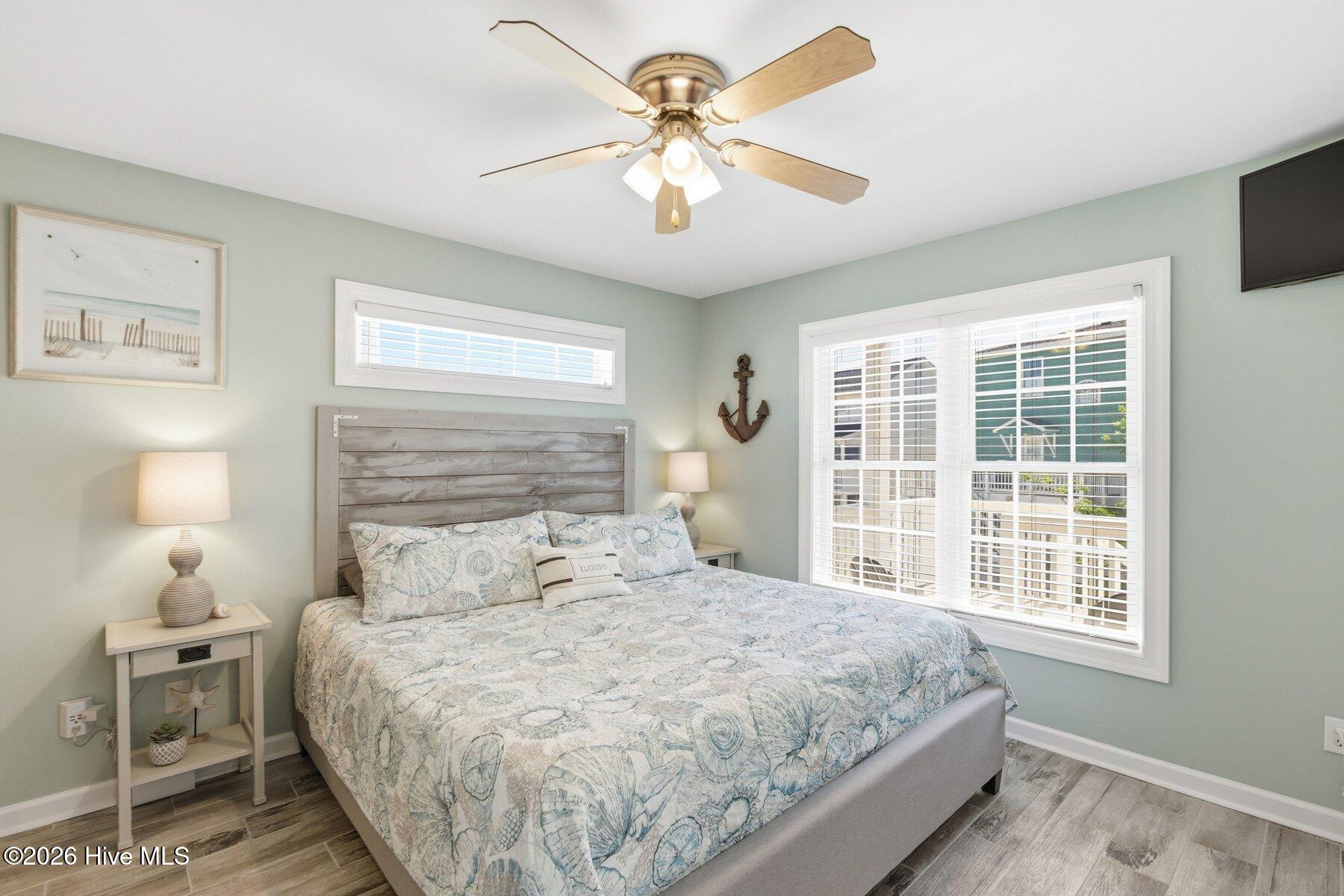 100570503 | Photo 28