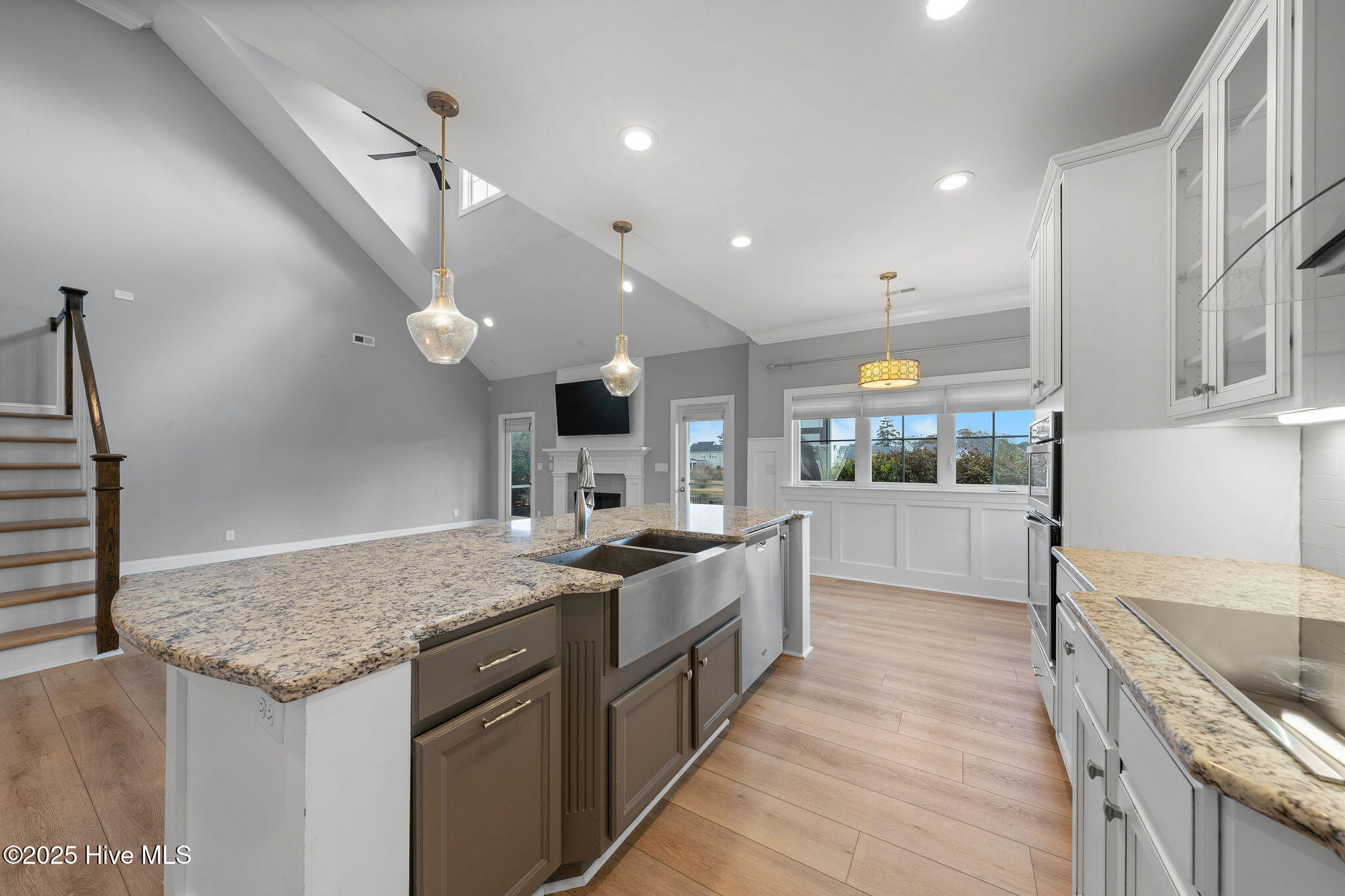 100544124 | Photo 21