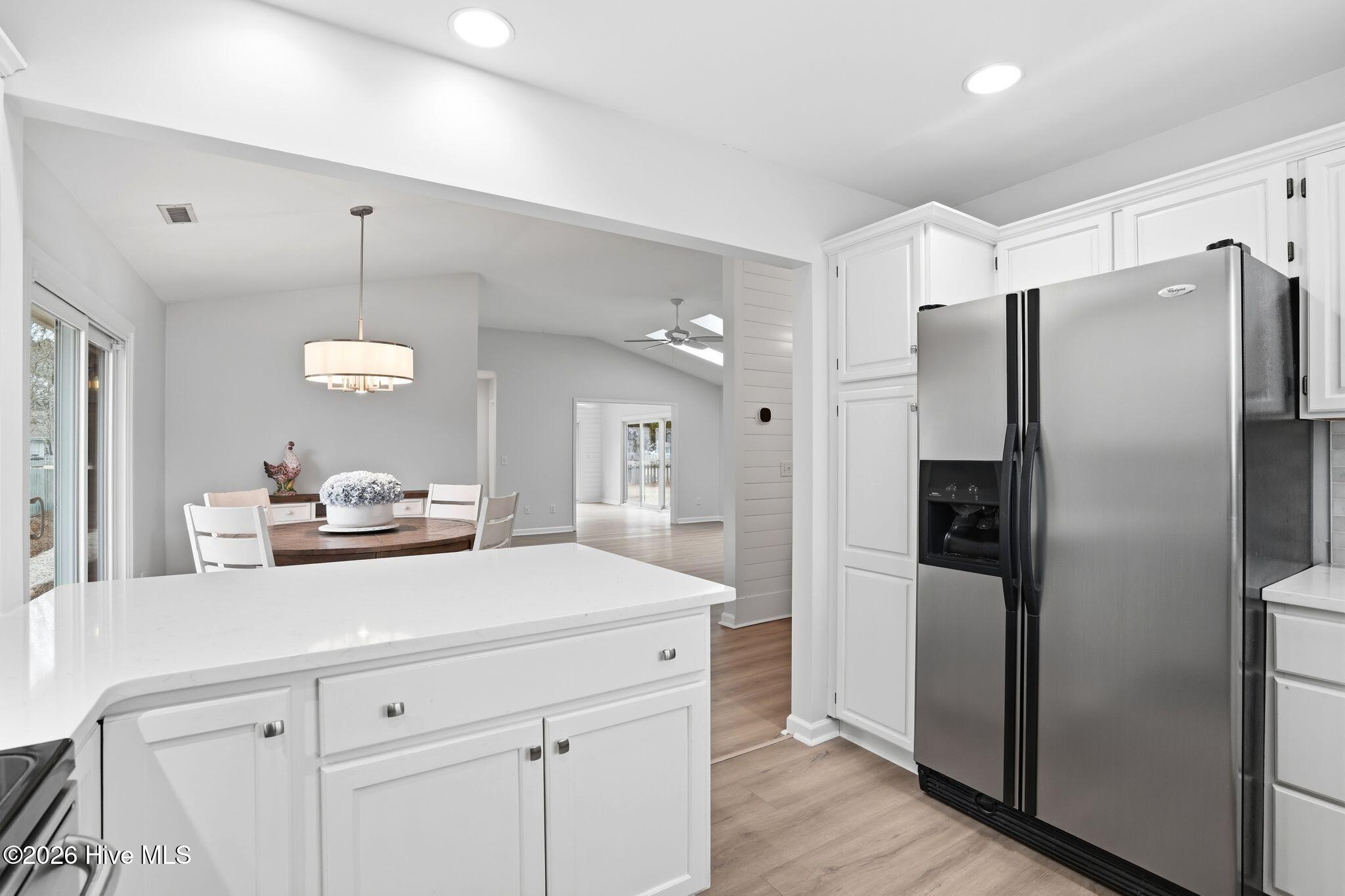 100555820 | Photo 22