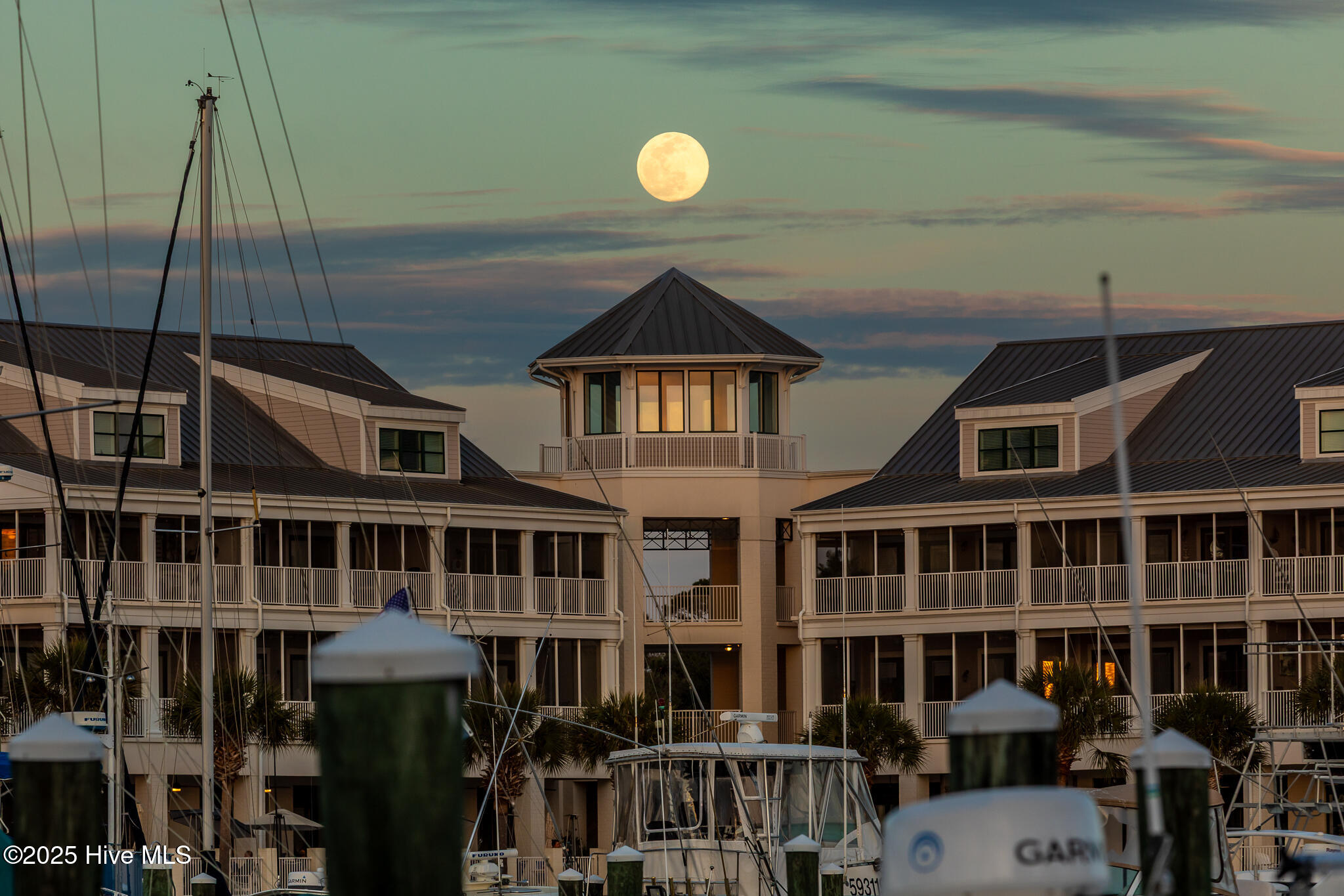 100535618 | Photo 20