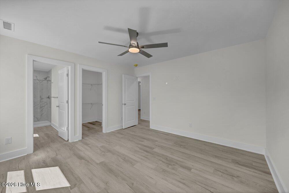 100561461 | Photo 15