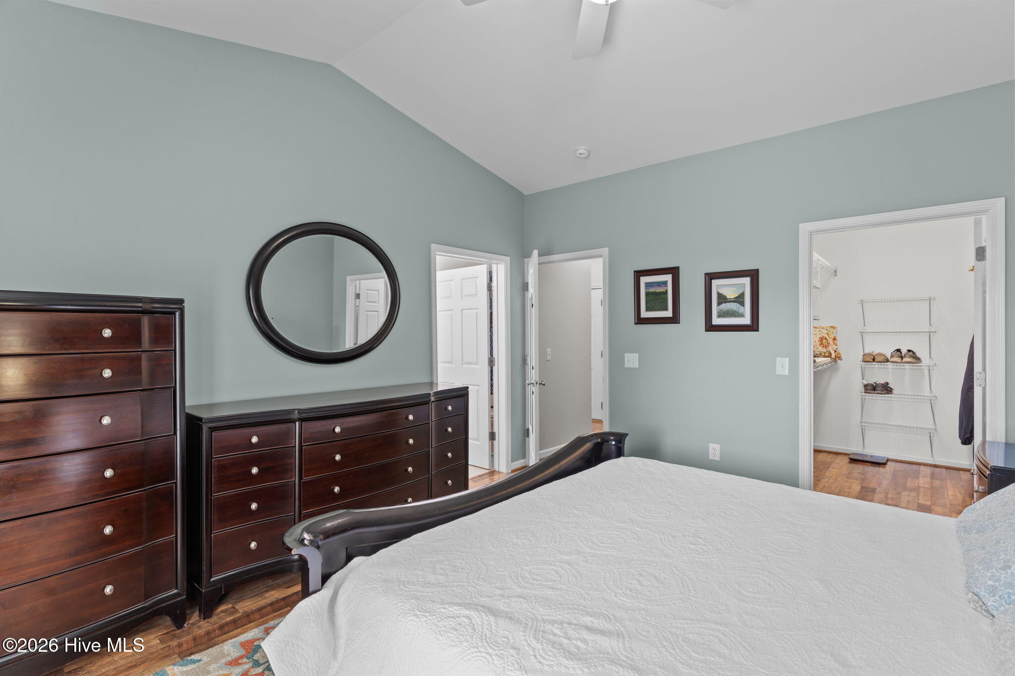 100551893 | Photo 38