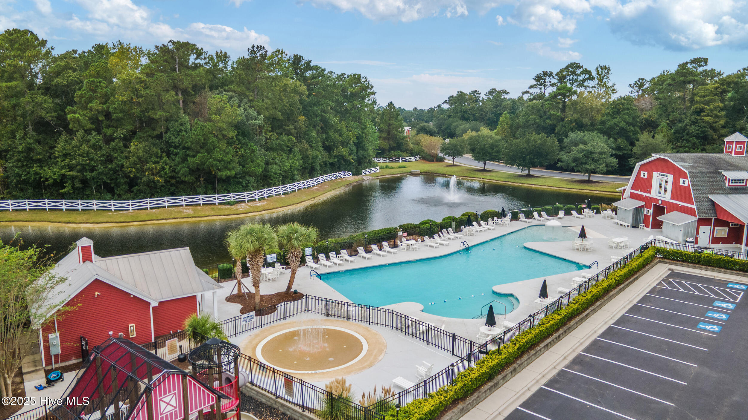 100532546 | Photo 35