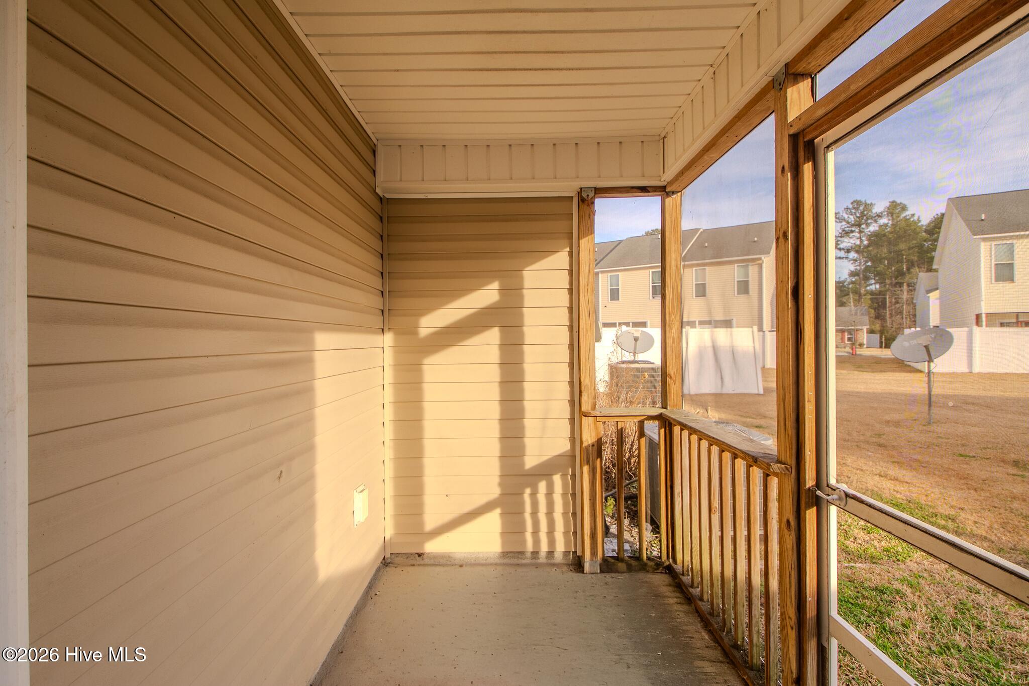 100522073 | Photo 28