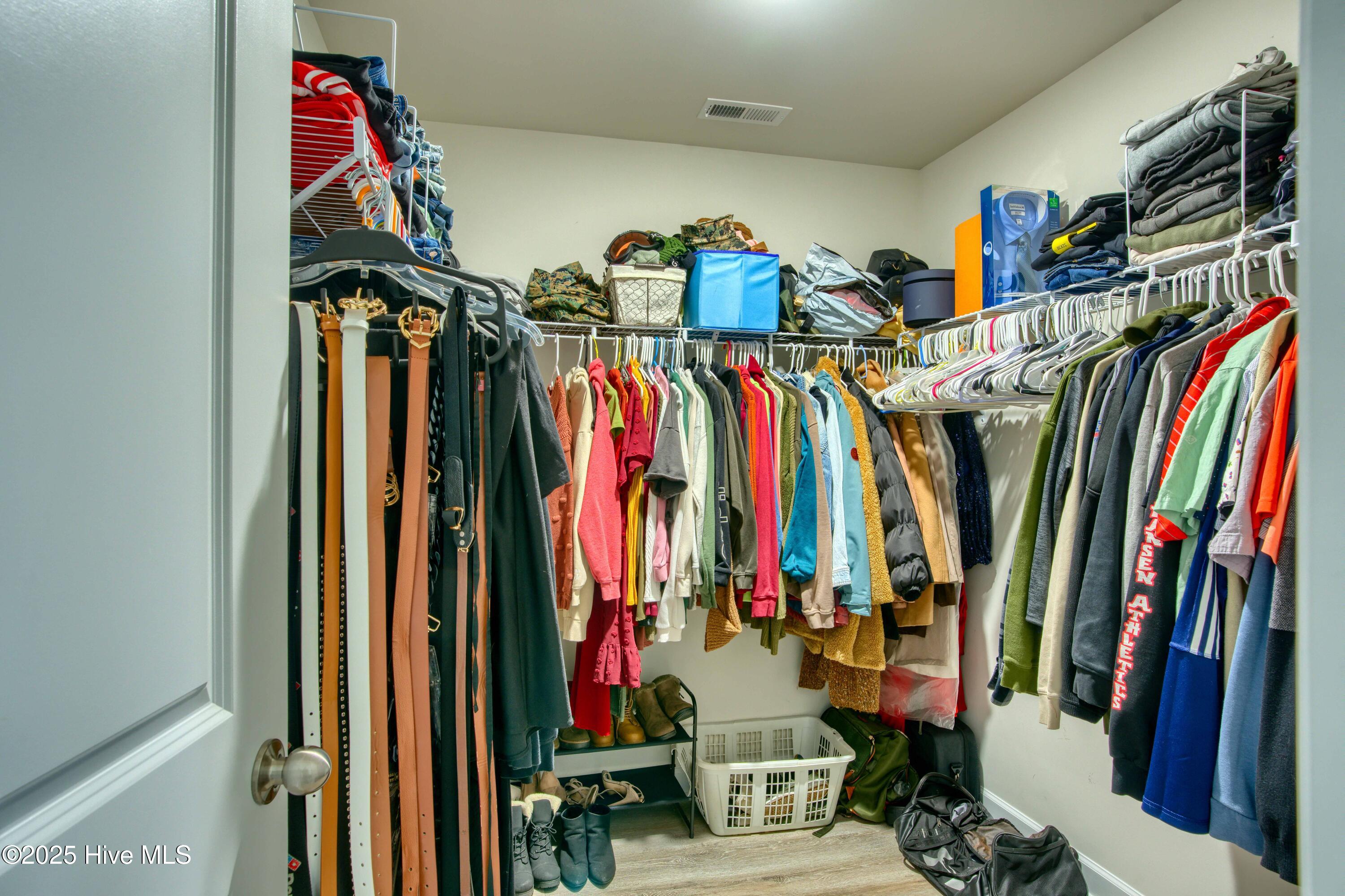 100544768 | Photo 17