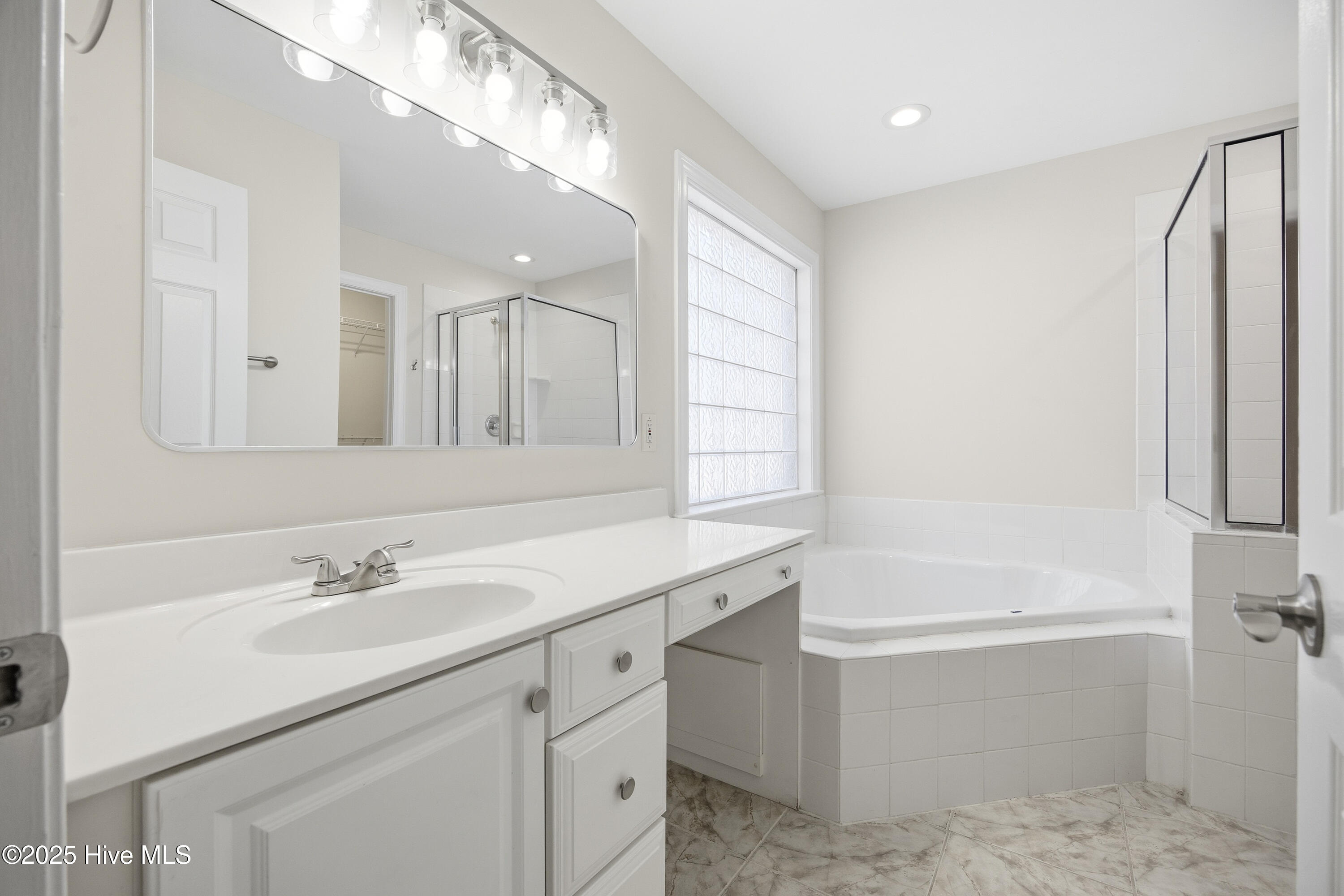 100545806 | Photo 21