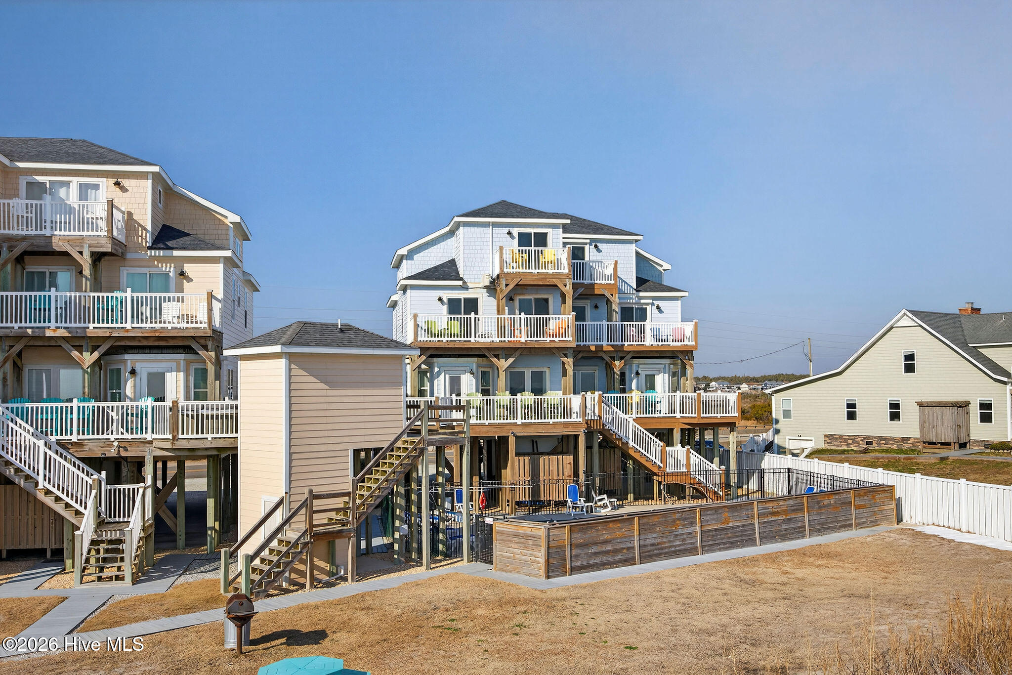 100552371 | Photo 50