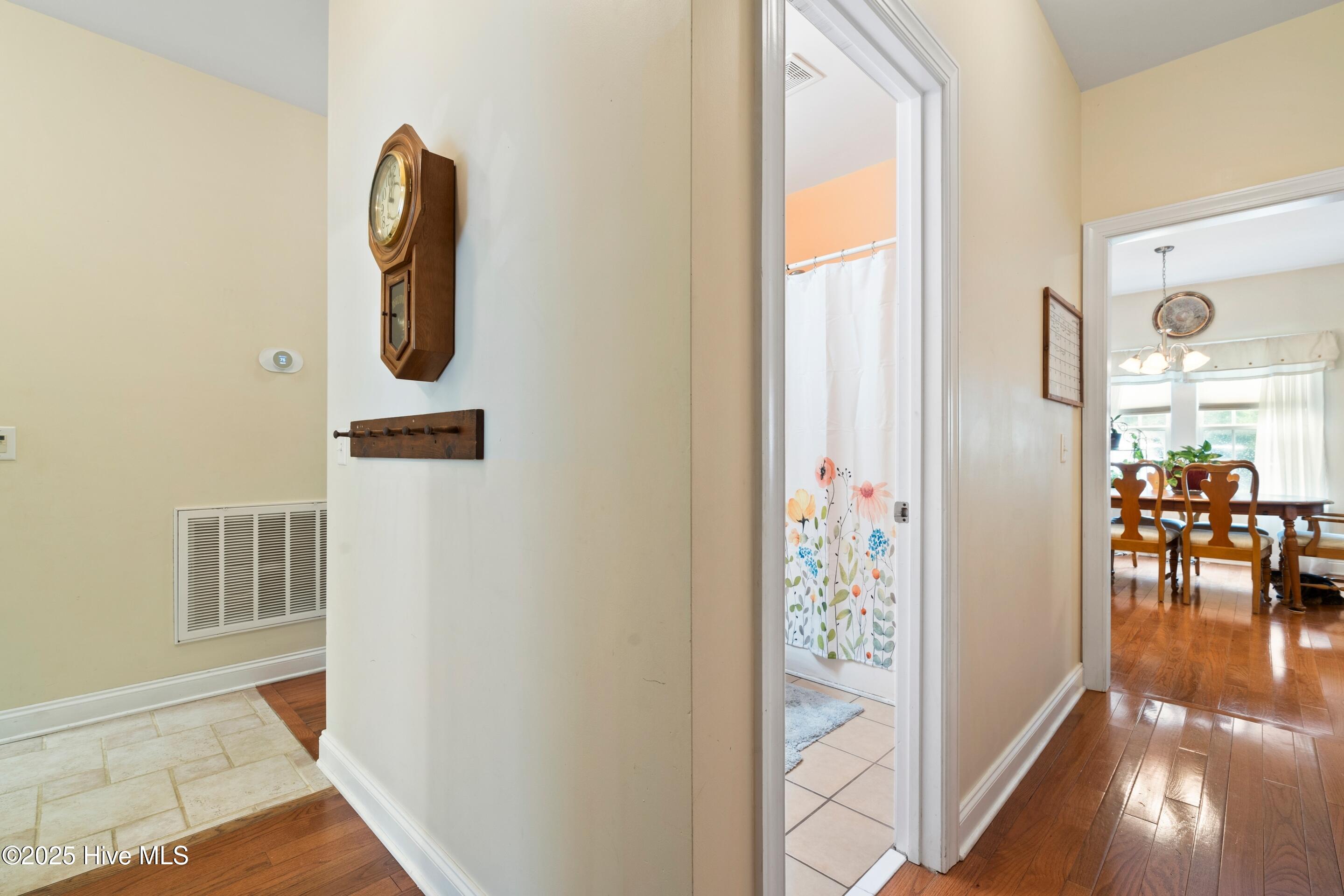 100522609 | Photo 38