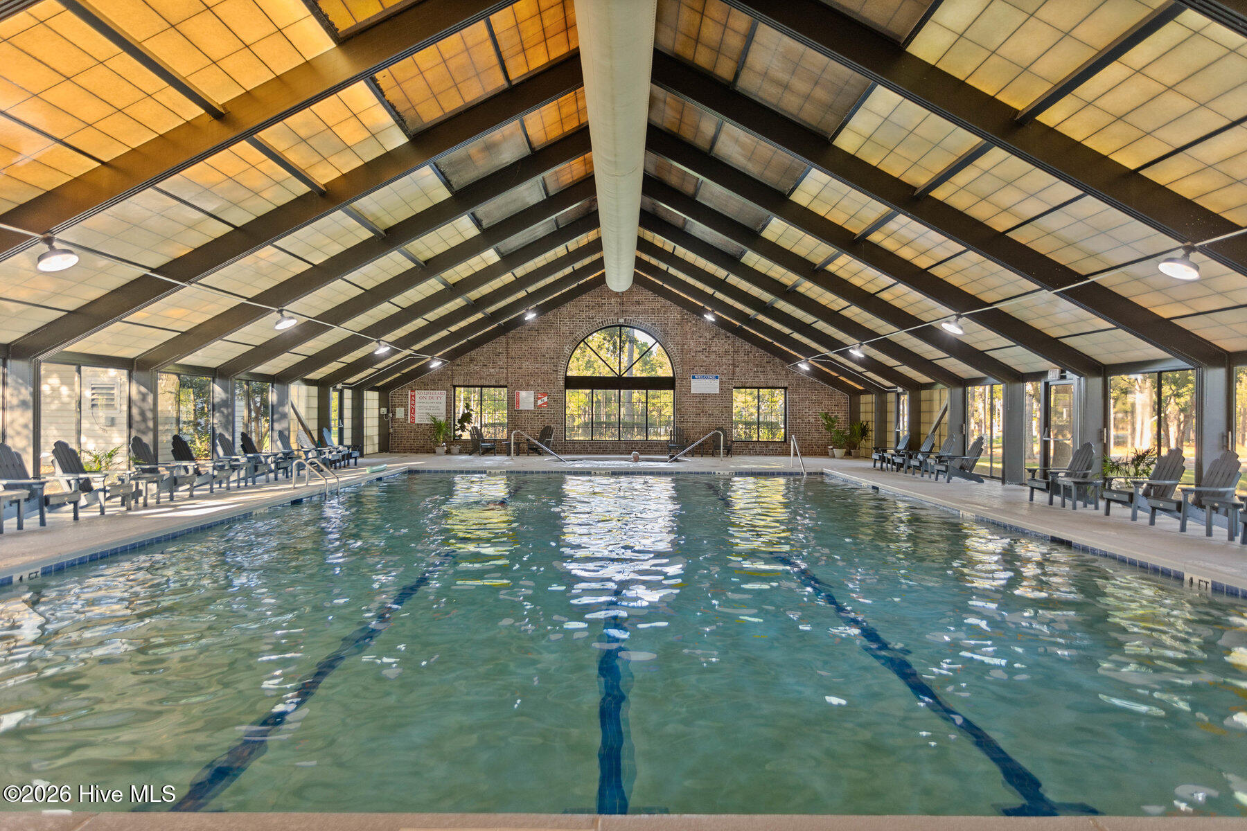 100558042 | Photo 85